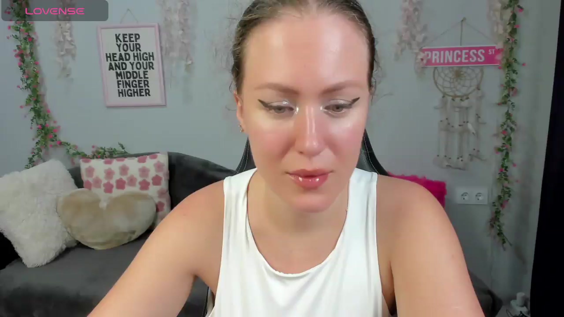 Gallery image thumbnail from Shine_Shine_Ava's myfreecams stream on, 08/26/2026, 22:46 image 8 of 20