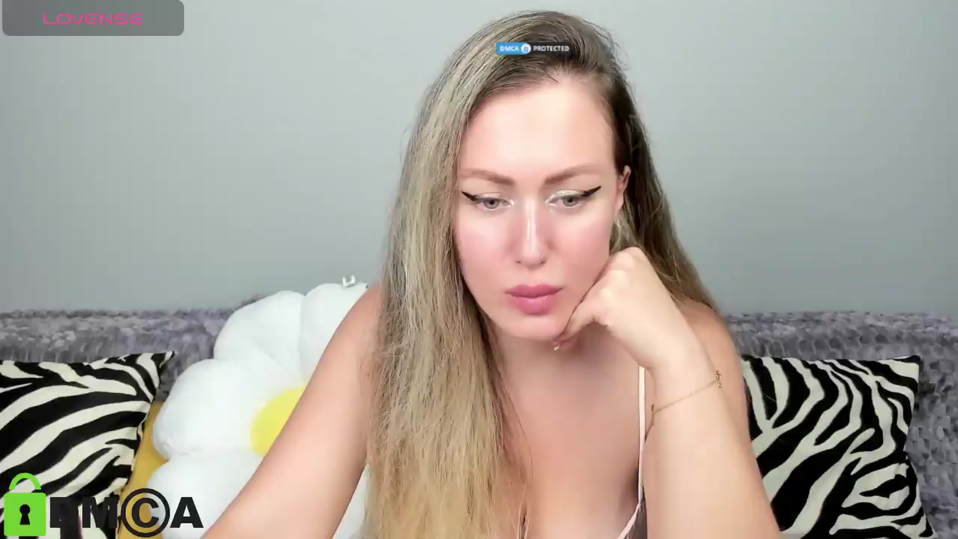 Gallery image thumbnail from Shine_Shine_Ava's myfreecams stream on, 08/29/2026, 14:59 image 15 of 20