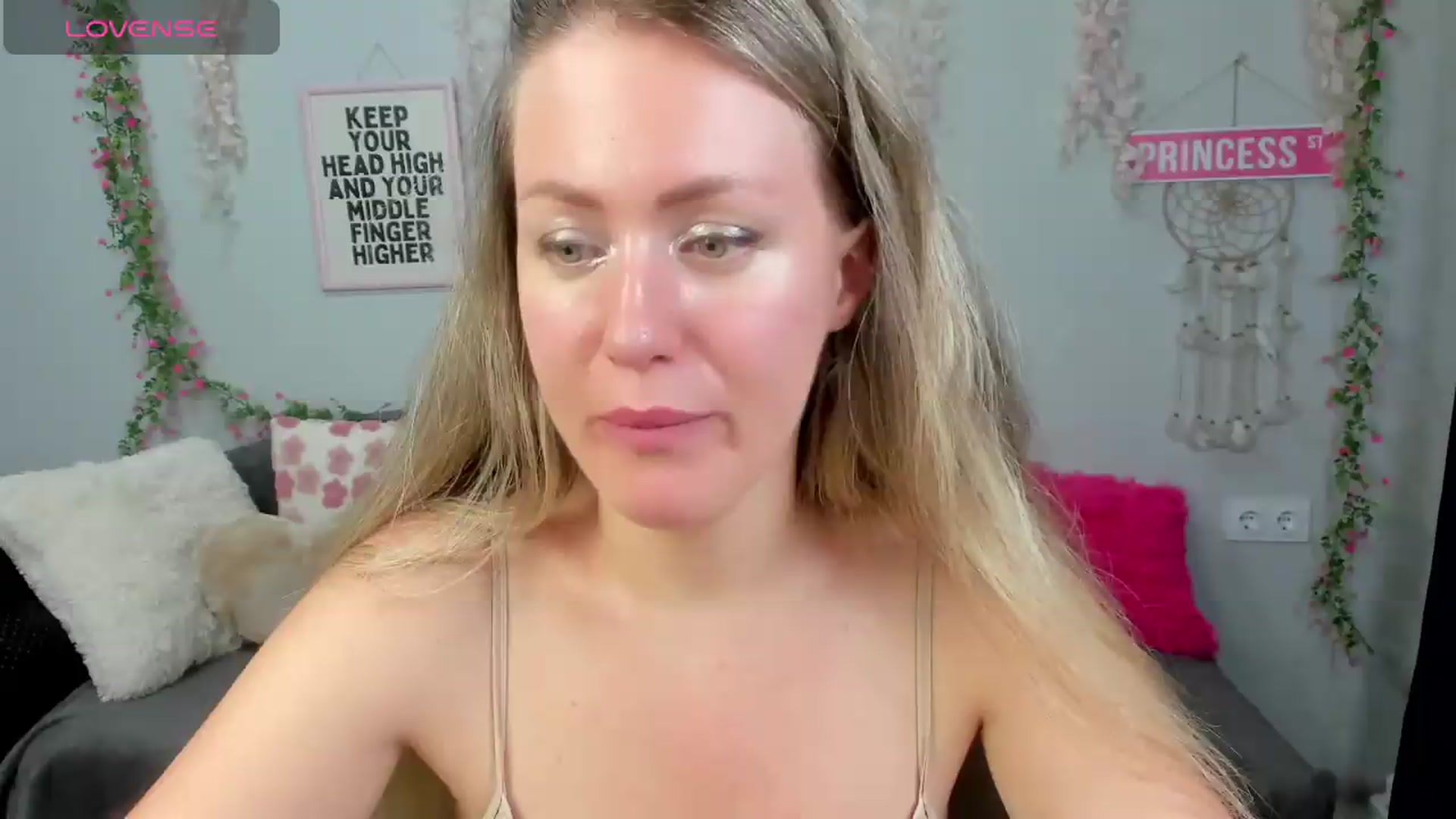 Gallery image thumbnail from Shine_Shine_Ava's myfreecams stream on, 08/31/2026, 24:48 image 18 of 20