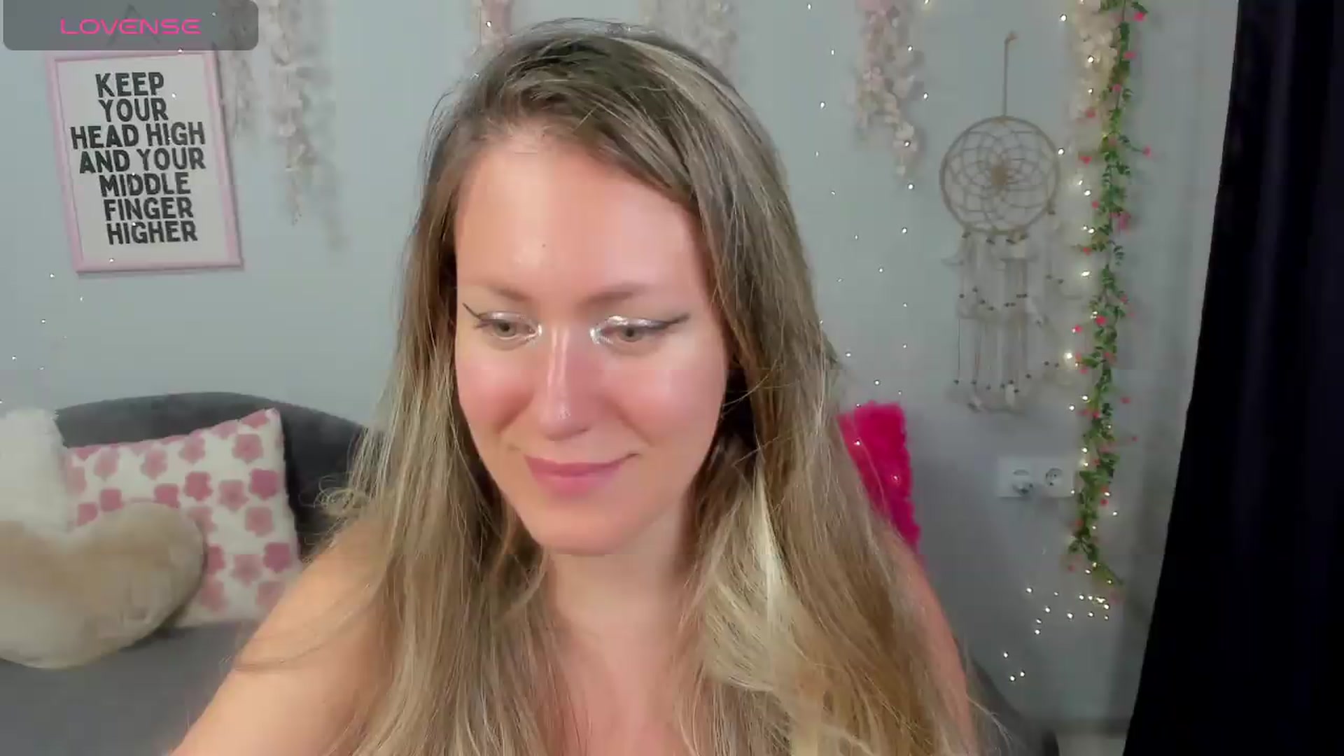 Gallery image thumbnail from Shine_Shine_Ava's myfreecams stream on, 09/12/2026, 24:14 image 12 of 20