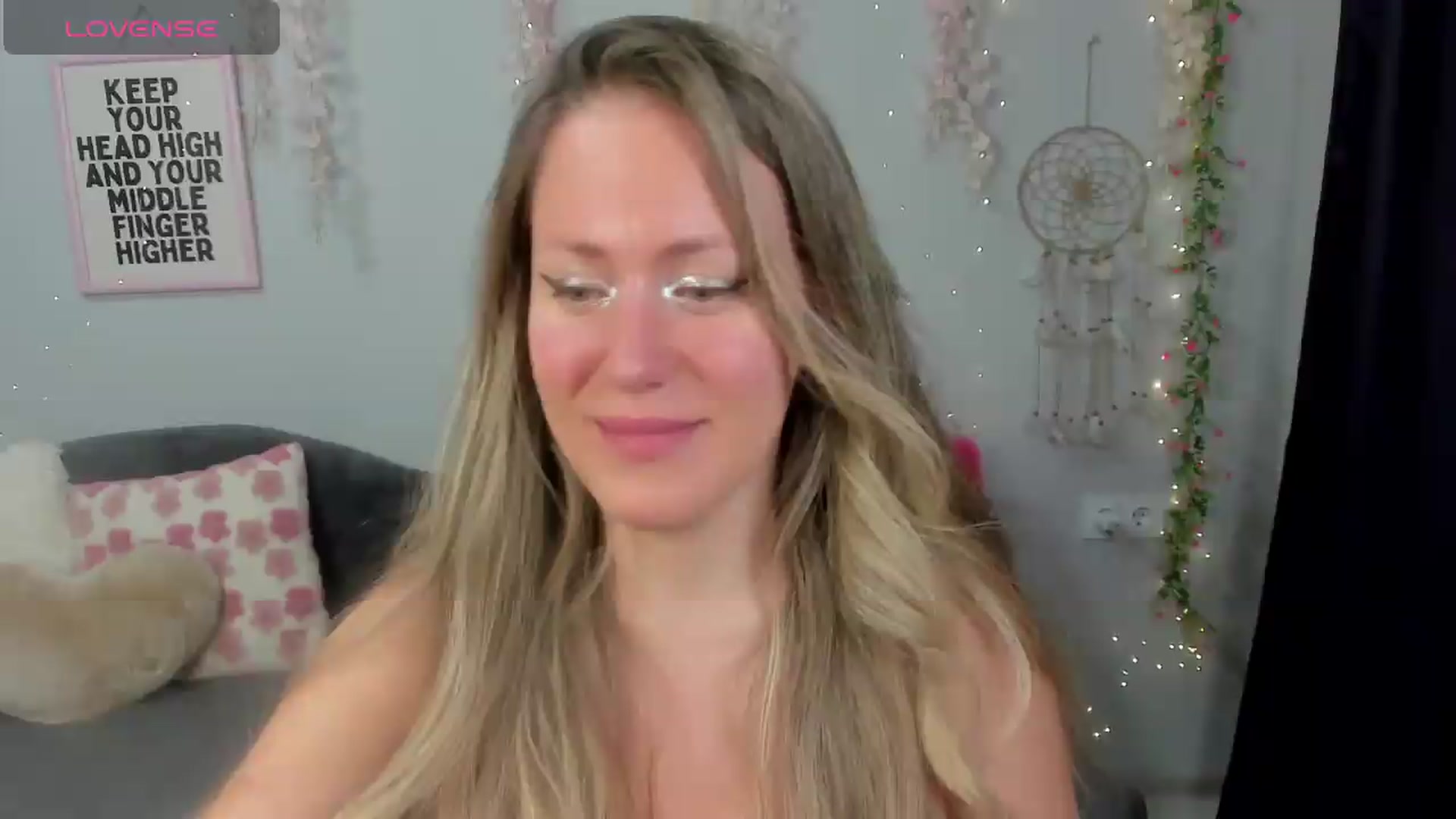 Gallery image thumbnail from Shine_Shine_Ava's myfreecams stream on, 09/12/2026, 24:14 image 8 of 20