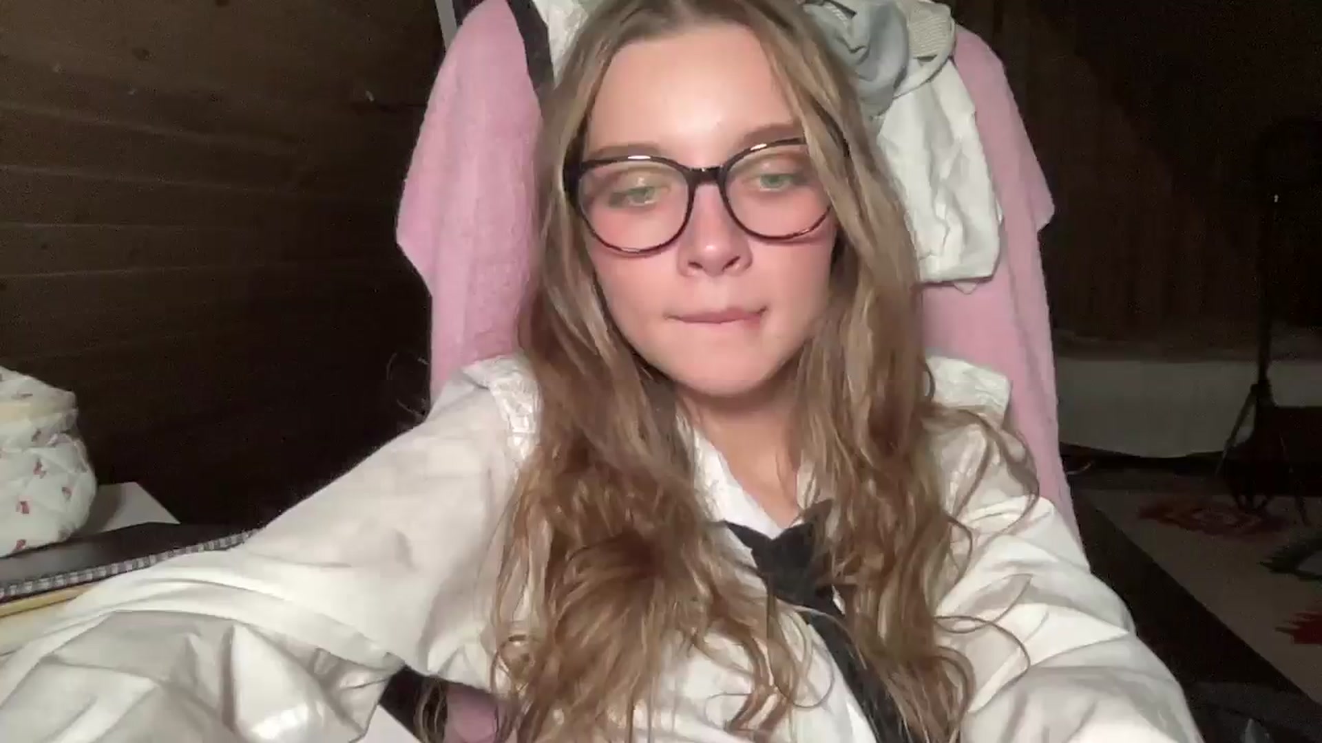 Gallery image thumbnail from Shinie_'s myfreecams stream on, 11/13/2025, 19:00 image 8 of 20