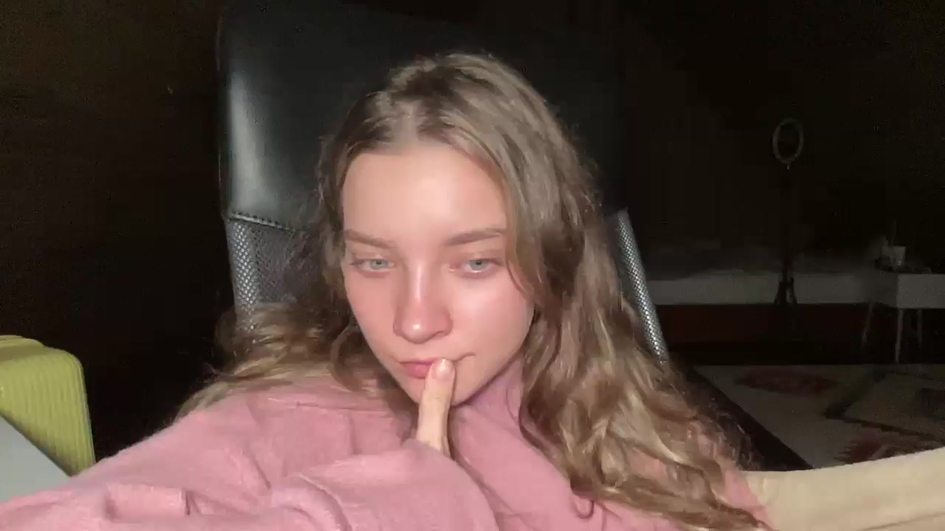 Gallery image thumbnail from Shinie_'s myfreecams stream on, 11/17/2025, 20:36 image 20 of 20