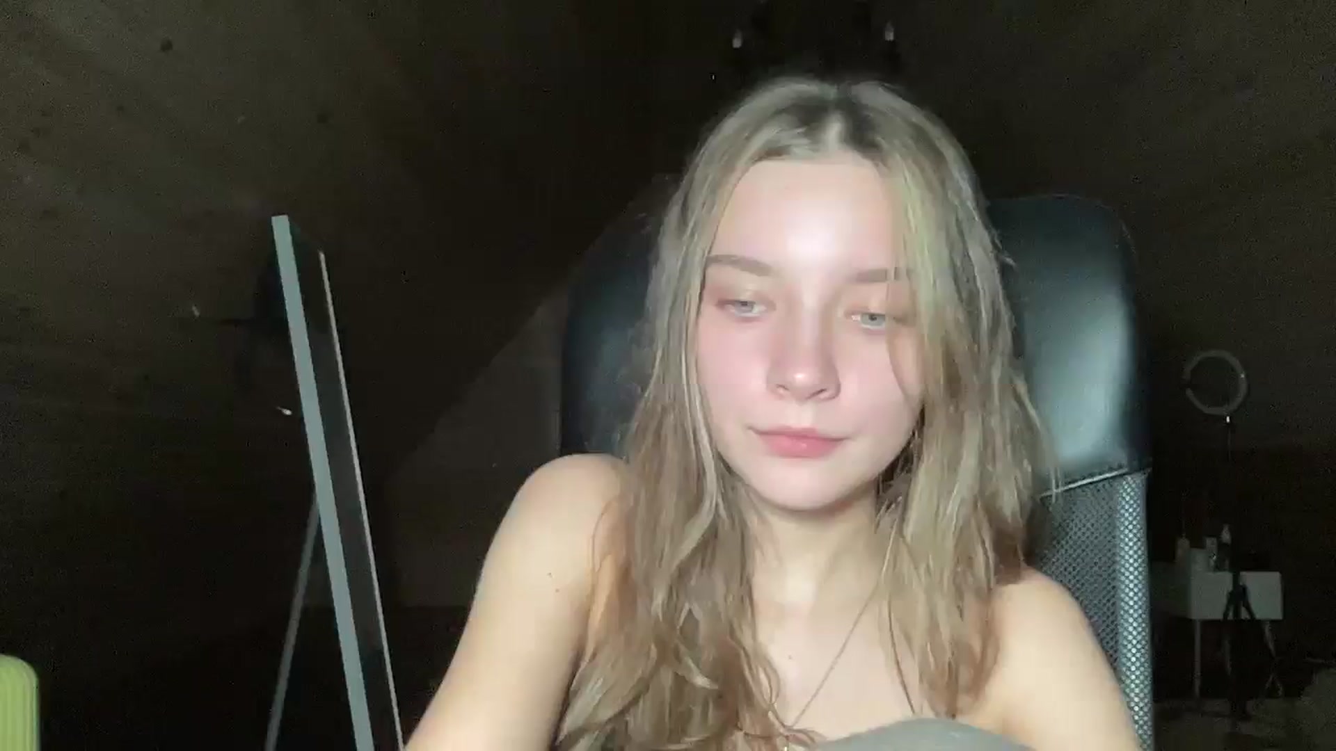Gallery image thumbnail from Shinie_'s myfreecams stream on, 11/18/2025, 19:26 image 1 of 20