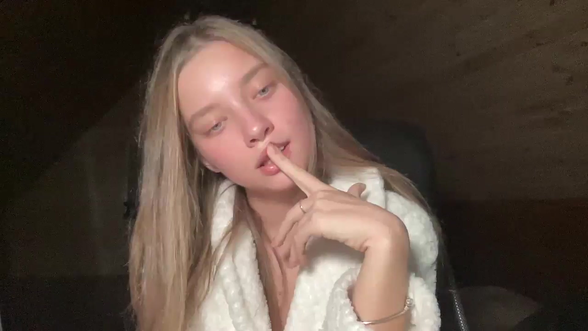 Gallery image thumbnail from Shinie_'s myfreecams stream on, 12/10/2025, 20:00 image 2 of 20