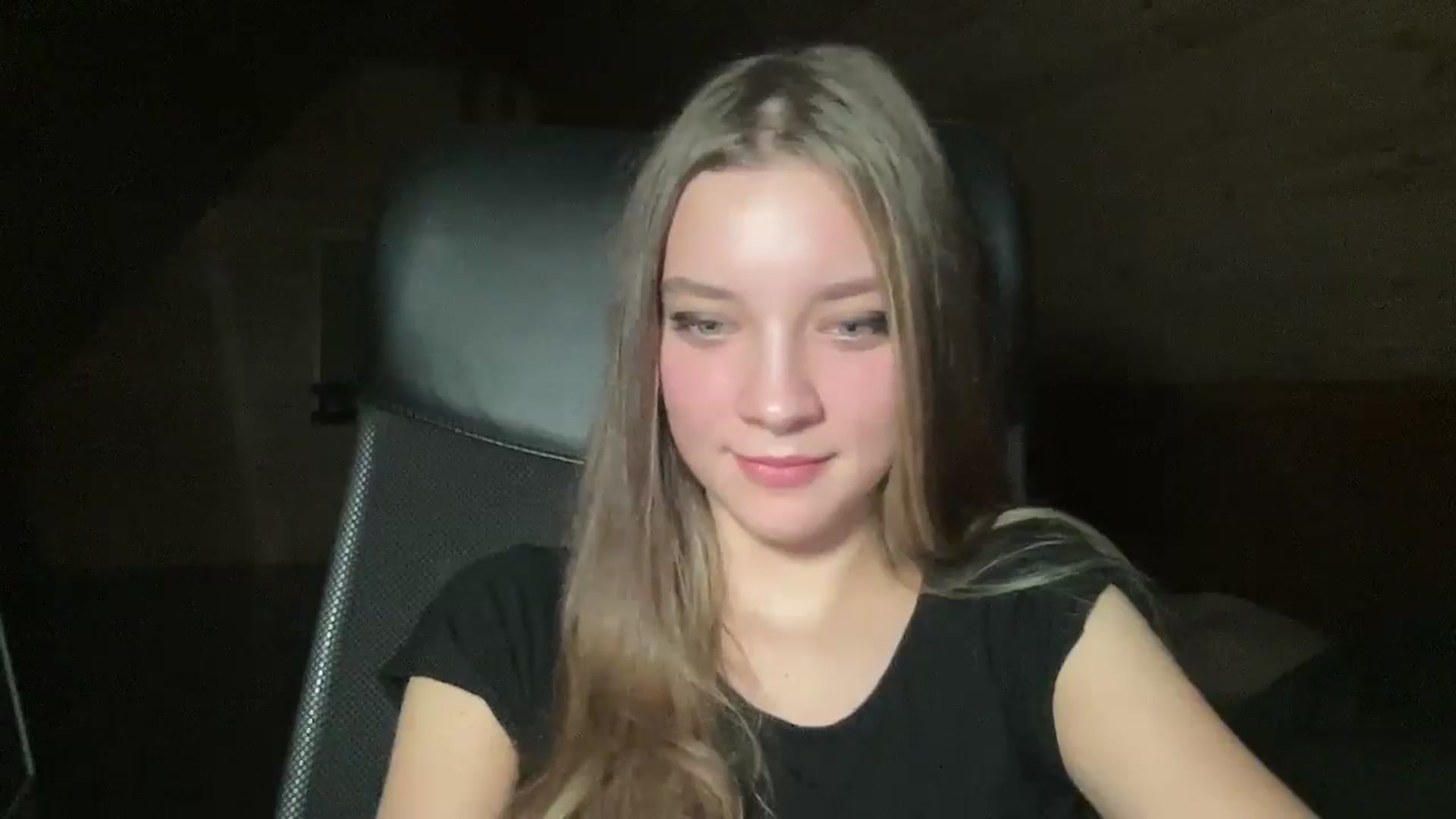 Gallery image thumbnail from Shinie_'s myfreecams stream on, 12/11/2025, 19:26 image 12 of 20