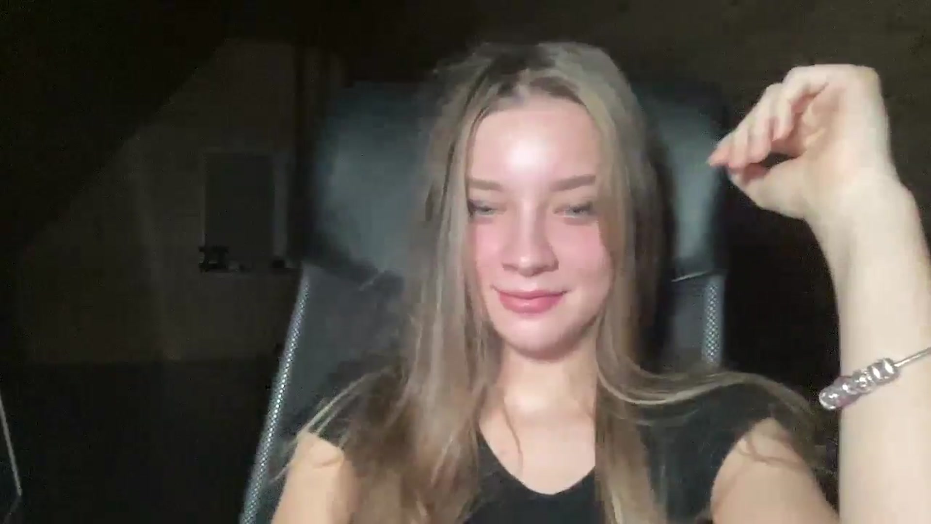 Gallery image thumbnail from Shinie_'s myfreecams stream on, 12/11/2025, 19:26 image 19 of 20