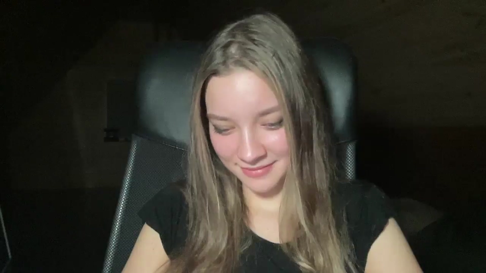 Gallery image thumbnail from Shinie_'s myfreecams stream on, 12/11/2025, 19:26 image 3 of 20