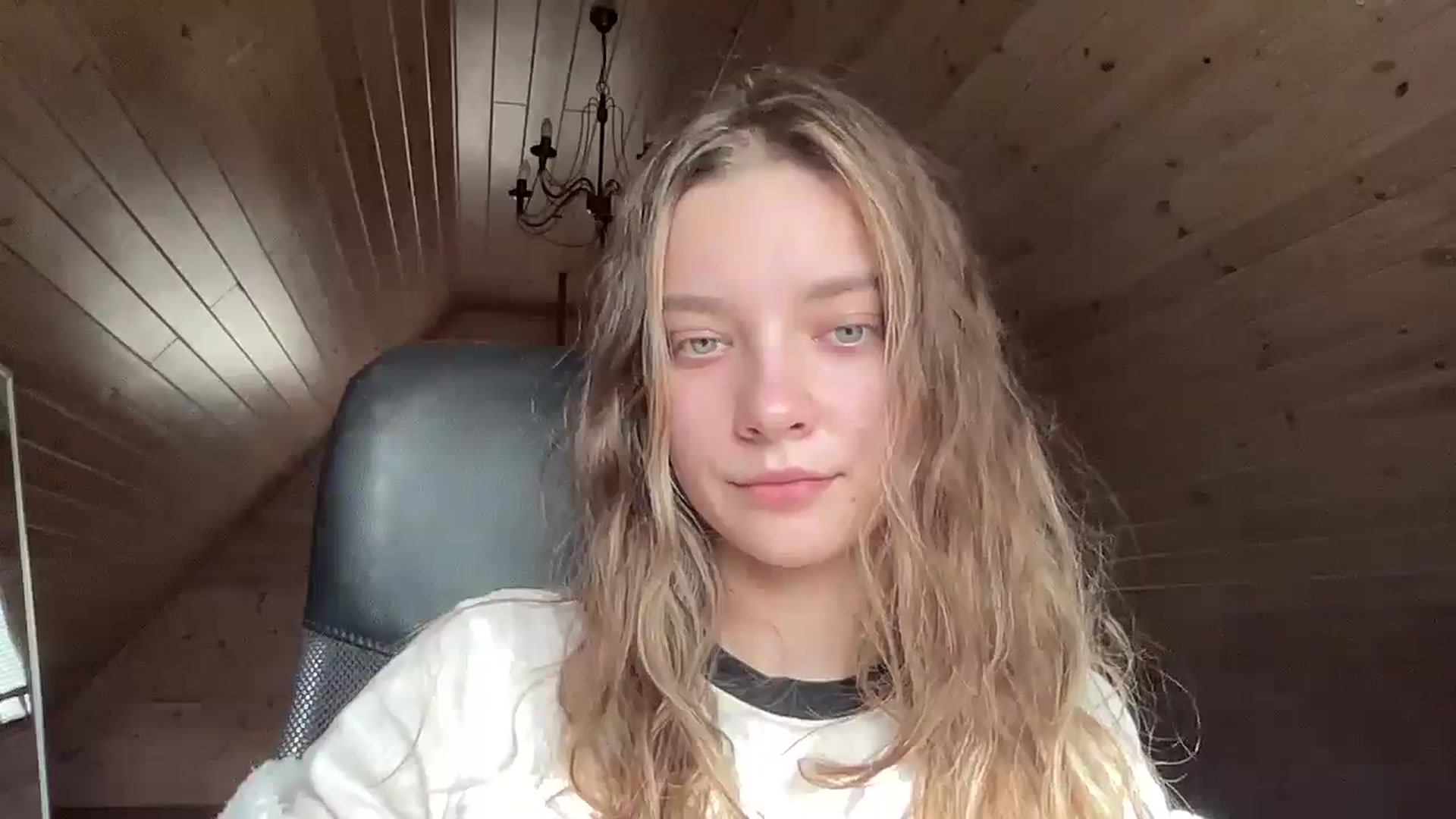 Gallery image thumbnail from Shinie_'s myfreecams stream on, 12/17/2025, 11:33 image 5 of 20