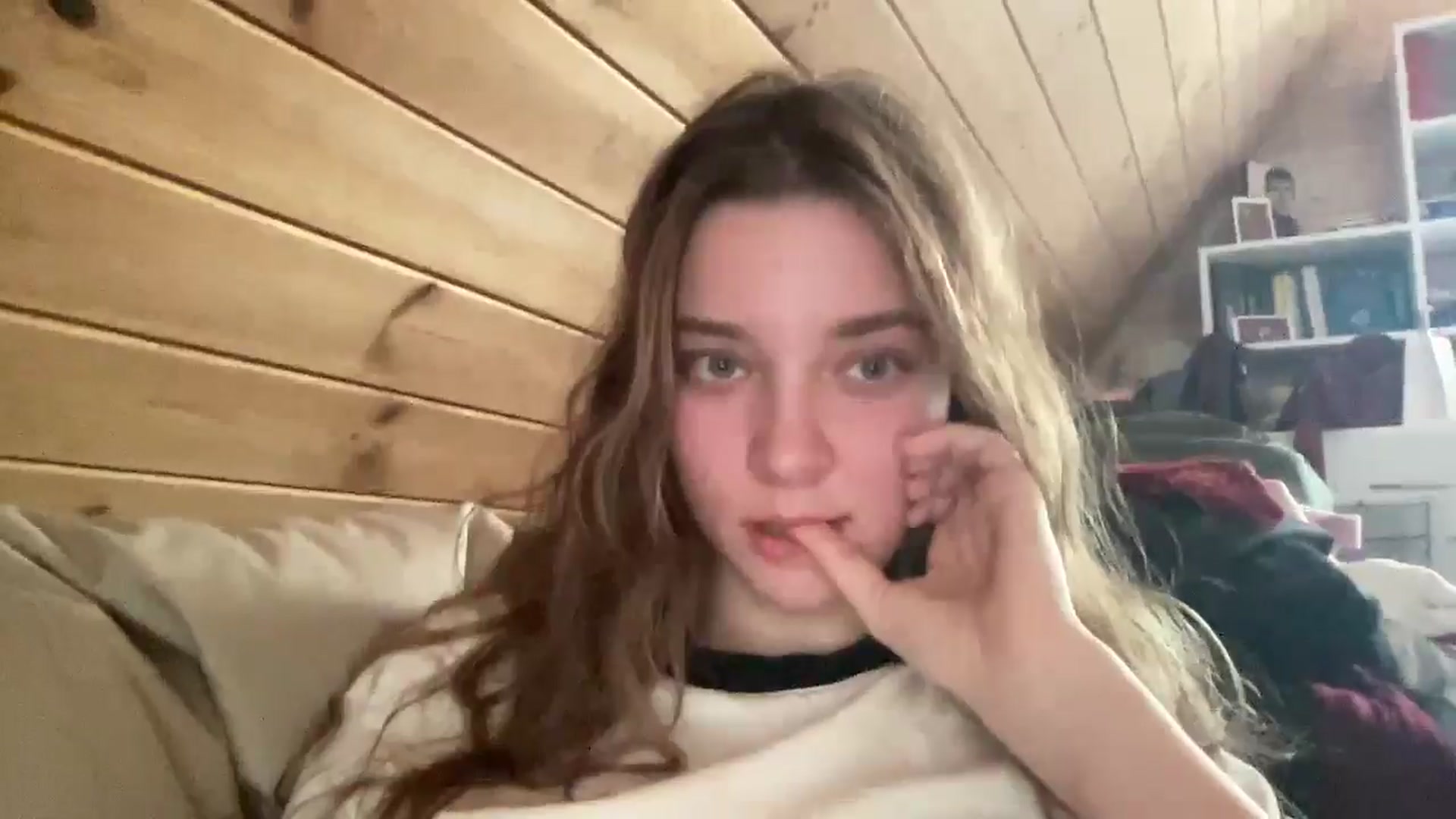 Gallery image thumbnail from Shinie_'s myfreecams stream on, 12/17/2025, 12:10 image 19 of 20