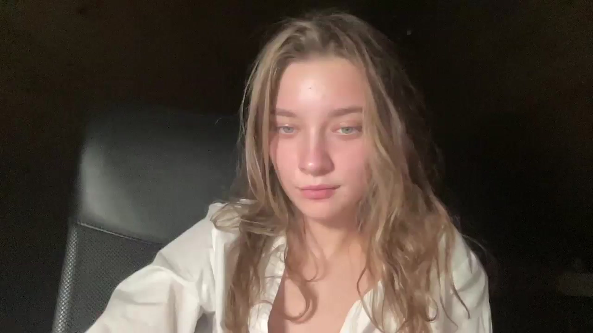 Gallery image thumbnail from Shinie_'s myfreecams stream on, 12/19/2025, 19:25 image 16 of 20