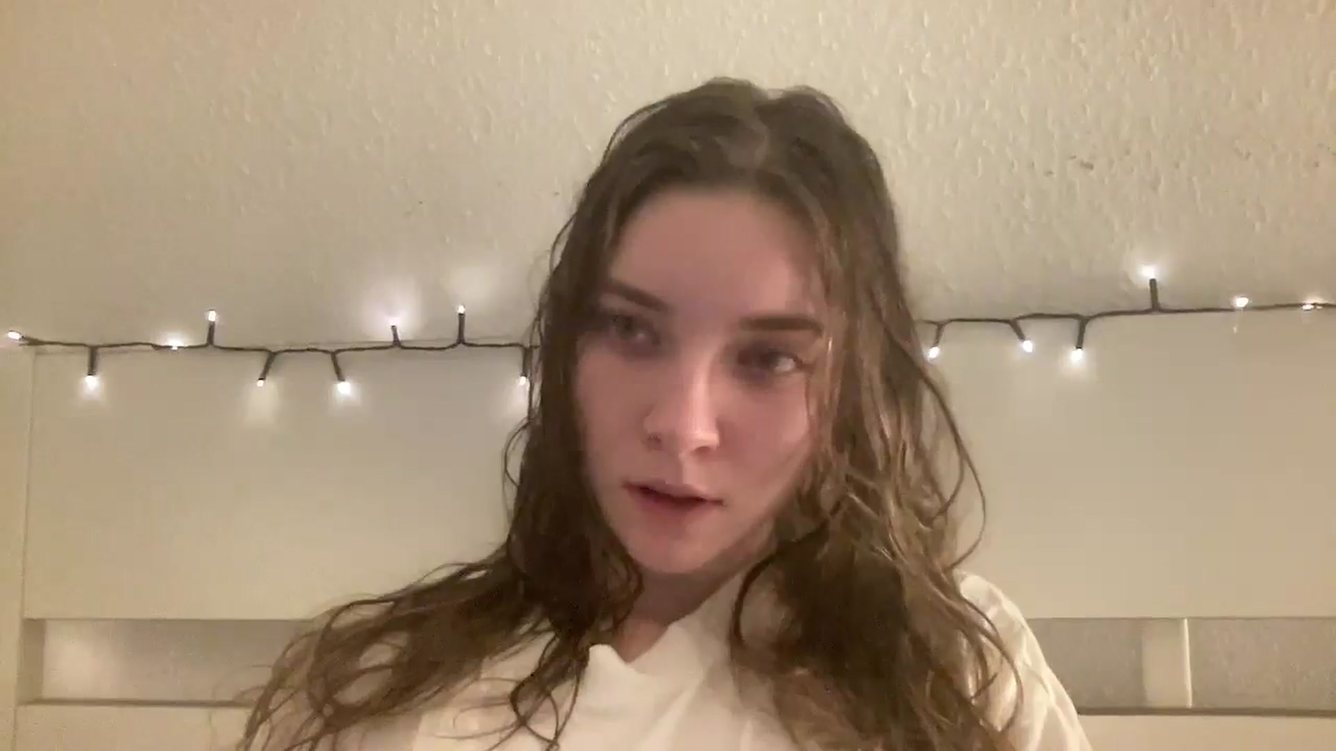 Gallery image thumbnail from Shinie_'s myfreecams stream on, 02/04/2026, 20:35 image 11 of 20