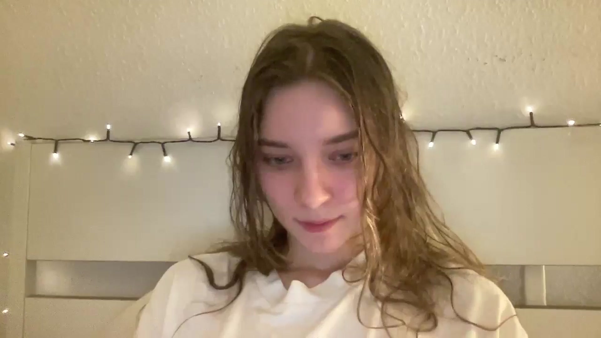 Gallery image thumbnail from Shinie_'s myfreecams stream on, 02/04/2026, 20:35 image 19 of 20