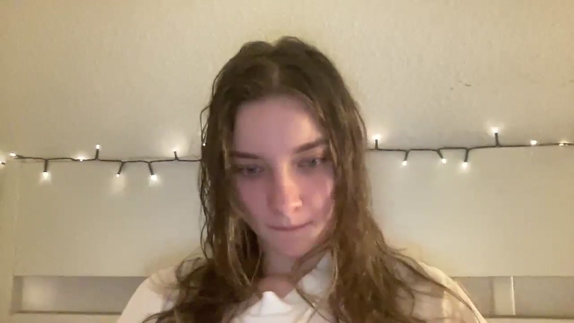 Gallery image thumbnail from Shinie_'s myfreecams stream on, 02/04/2026, 20:35 image 9 of 20