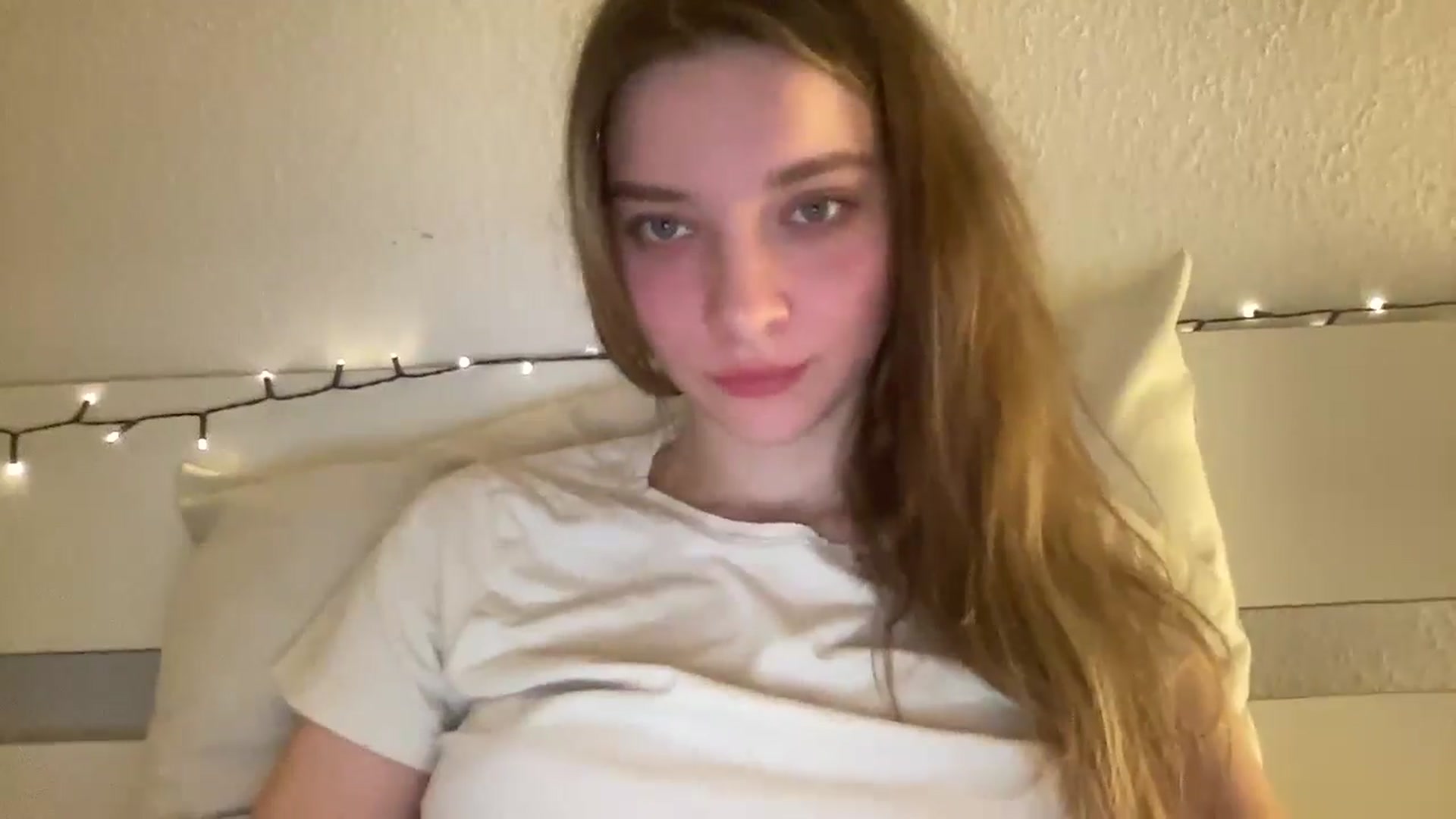Gallery image thumbnail from Shinie_'s myfreecams stream on, 02/15/2026, 22:27 image 17 of 20