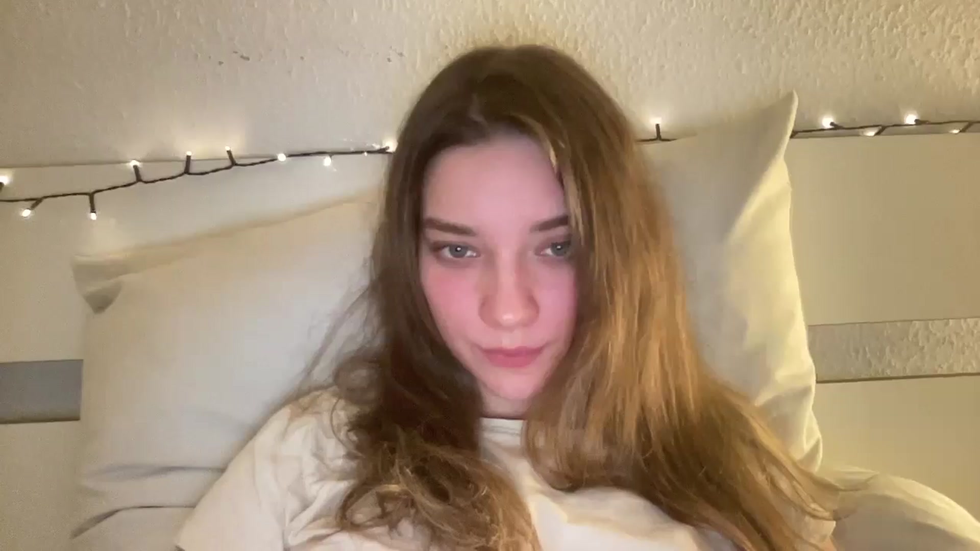 Gallery image thumbnail from Shinie_'s myfreecams stream on, 02/15/2026, 22:27 image 3 of 20