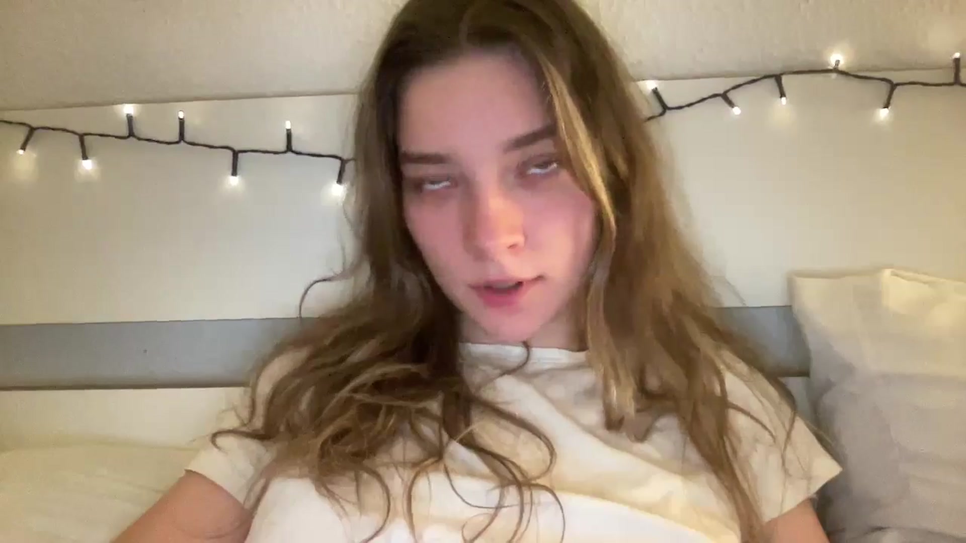 Gallery image thumbnail from Shinie_'s myfreecams stream on, 02/18/2026, 21:47 image 10 of 20