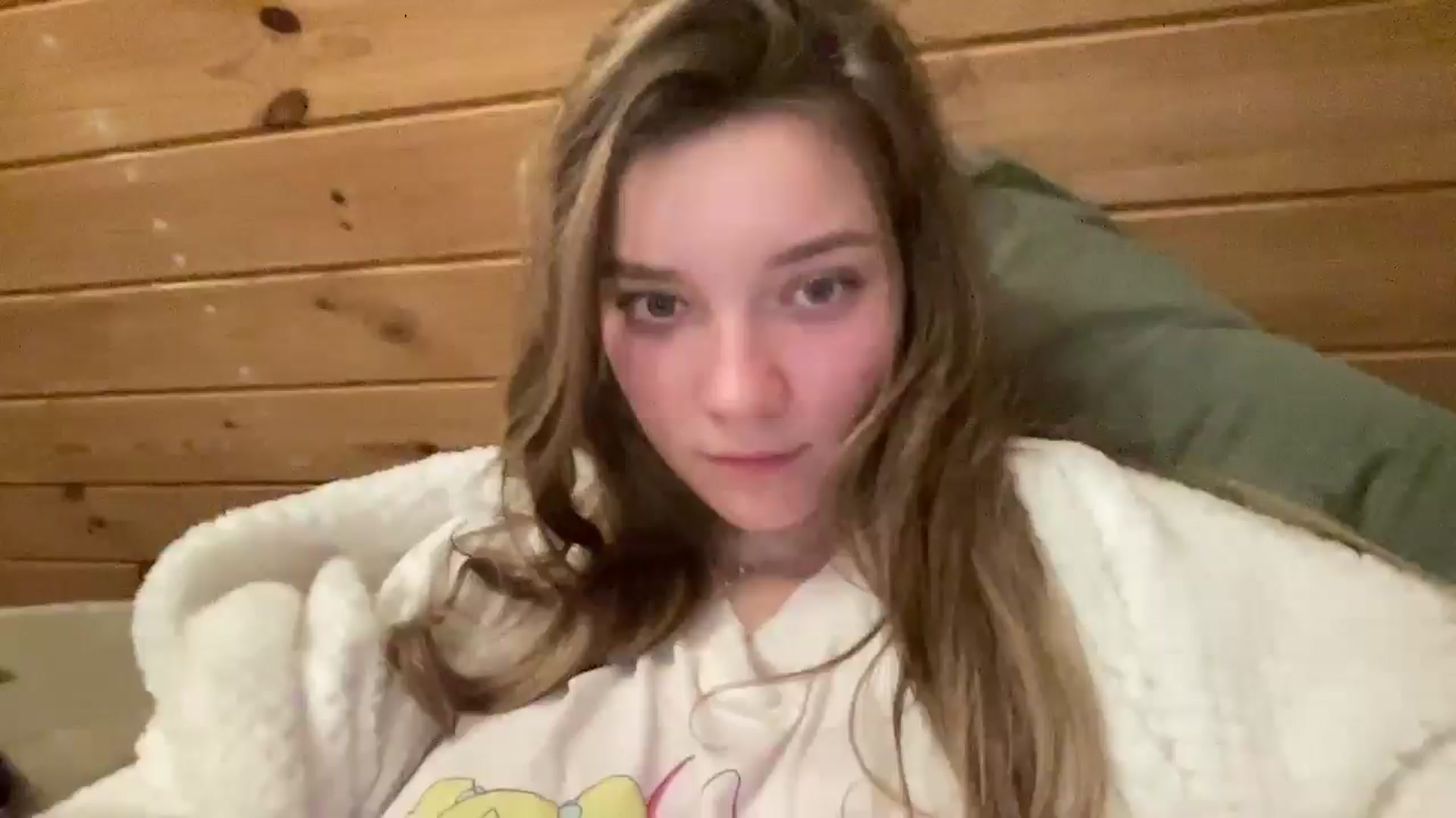 Gallery image thumbnail from Shinie_'s myfreecams stream on, 03/08/2026, 21:56 image 19 of 20