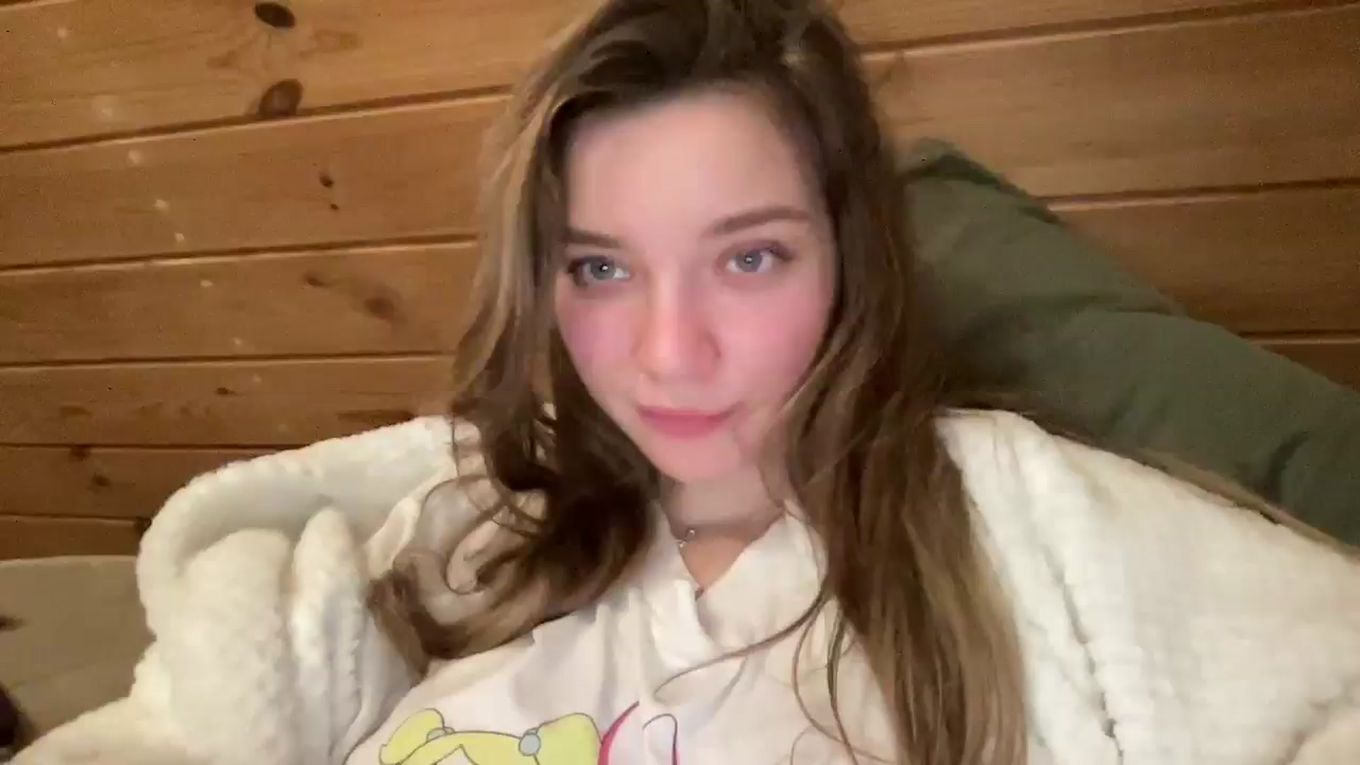 Gallery image thumbnail from Shinie_'s myfreecams stream on, 03/08/2026, 21:56 image 18 of 20