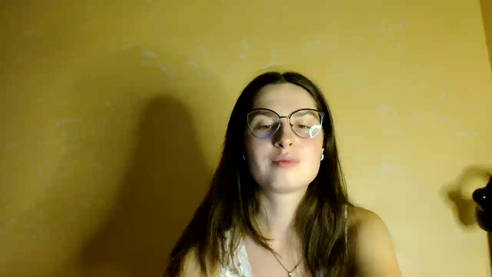 Gallery image thumbnail from Shinie__'s myfreecams stream on, 08/17/2026, 19:52 image 17 of 20