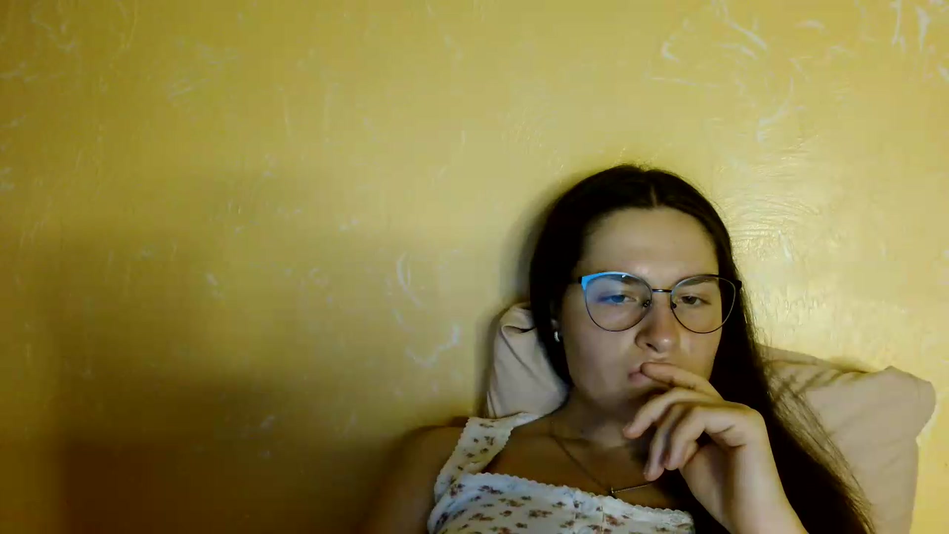Gallery image thumbnail from Shinie__'s myfreecams stream on, 08/18/2026, 21:23 image 13 of 20