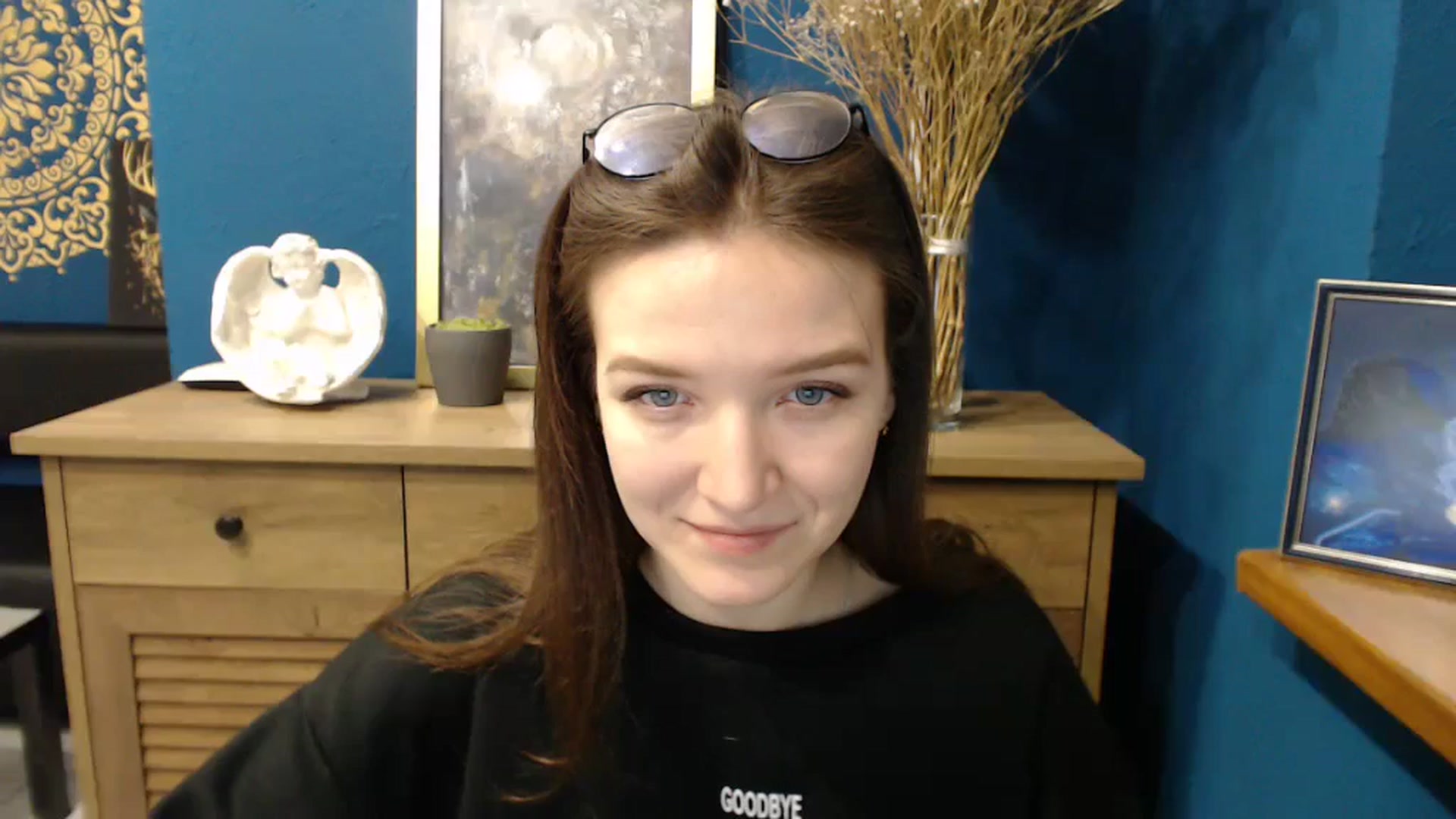 Gallery image thumbnail from Shiny_Jessica's myfreecams stream on, 03/19/2024, 10:04 image 1 of 20