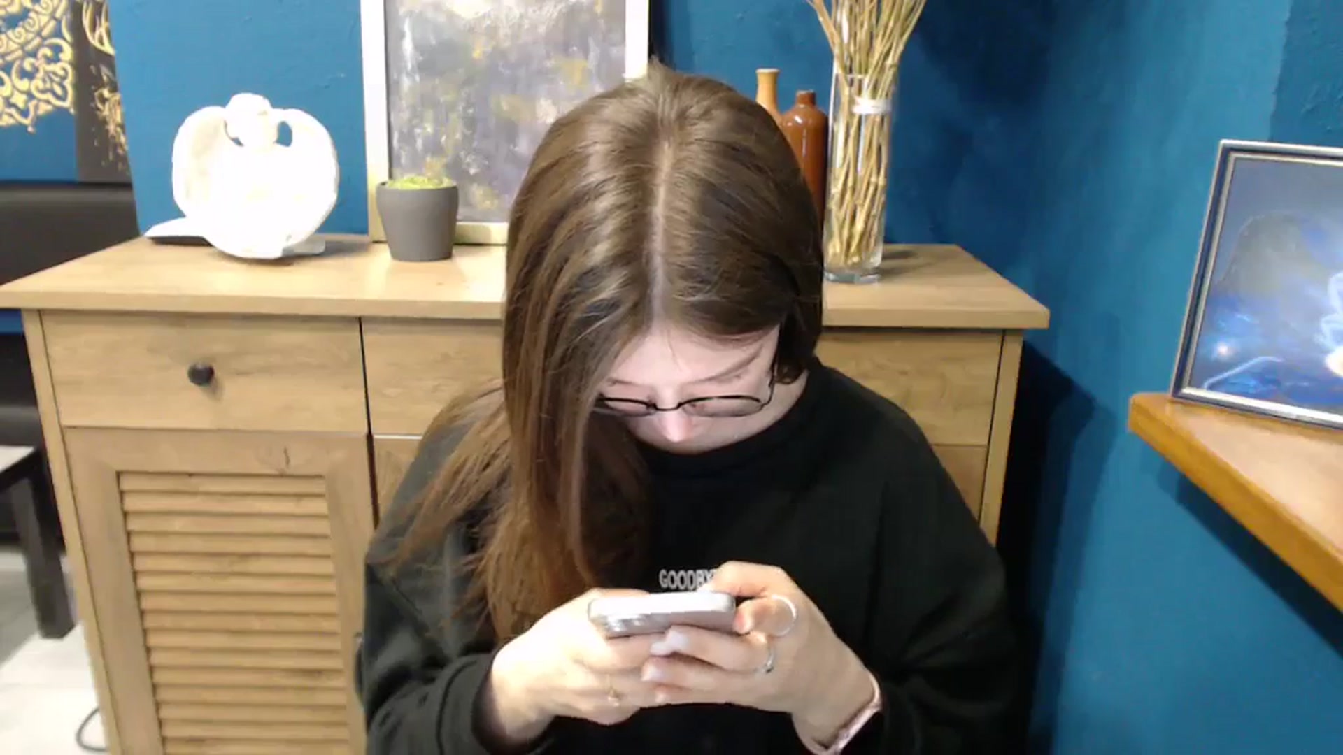 Gallery image thumbnail from Shiny_Jessica's myfreecams stream on, 03/19/2024, 12:00 image 16 of 20