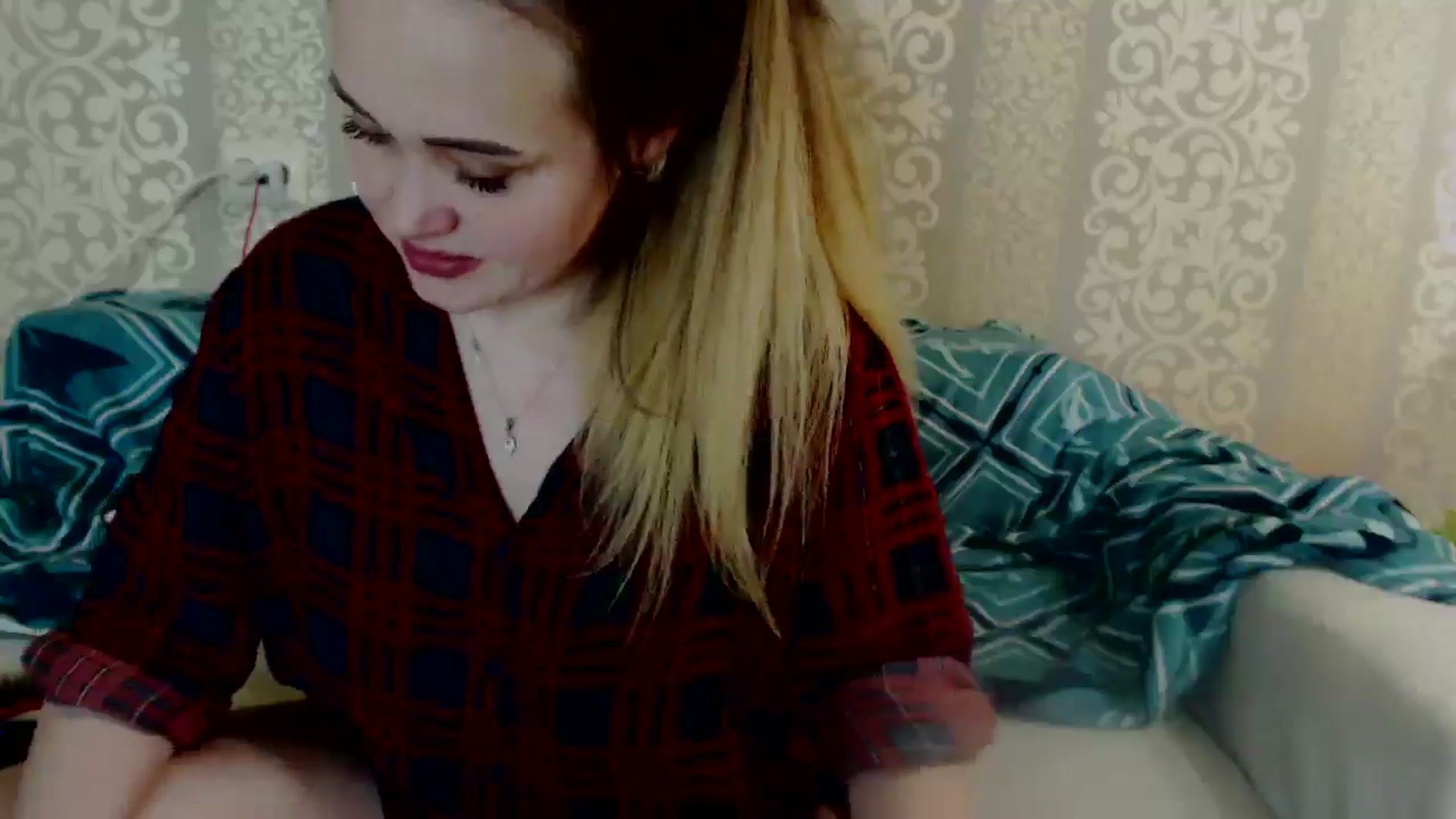 Gallery image thumbnail from Shoolgirl's myfreecams stream on, 12/10/2024, 07:15 image 18 of 20