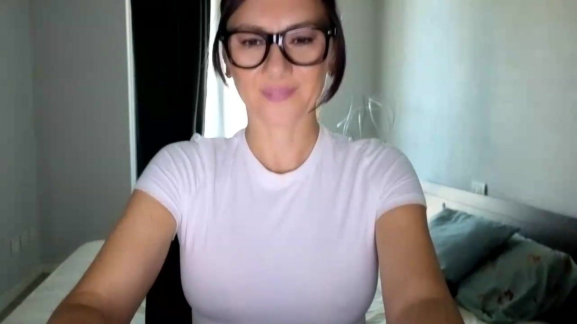 Gallery image thumbnail from ShotsPrincess's myfreecams stream on, 07/19/2026, 17:29 image 2 of 20