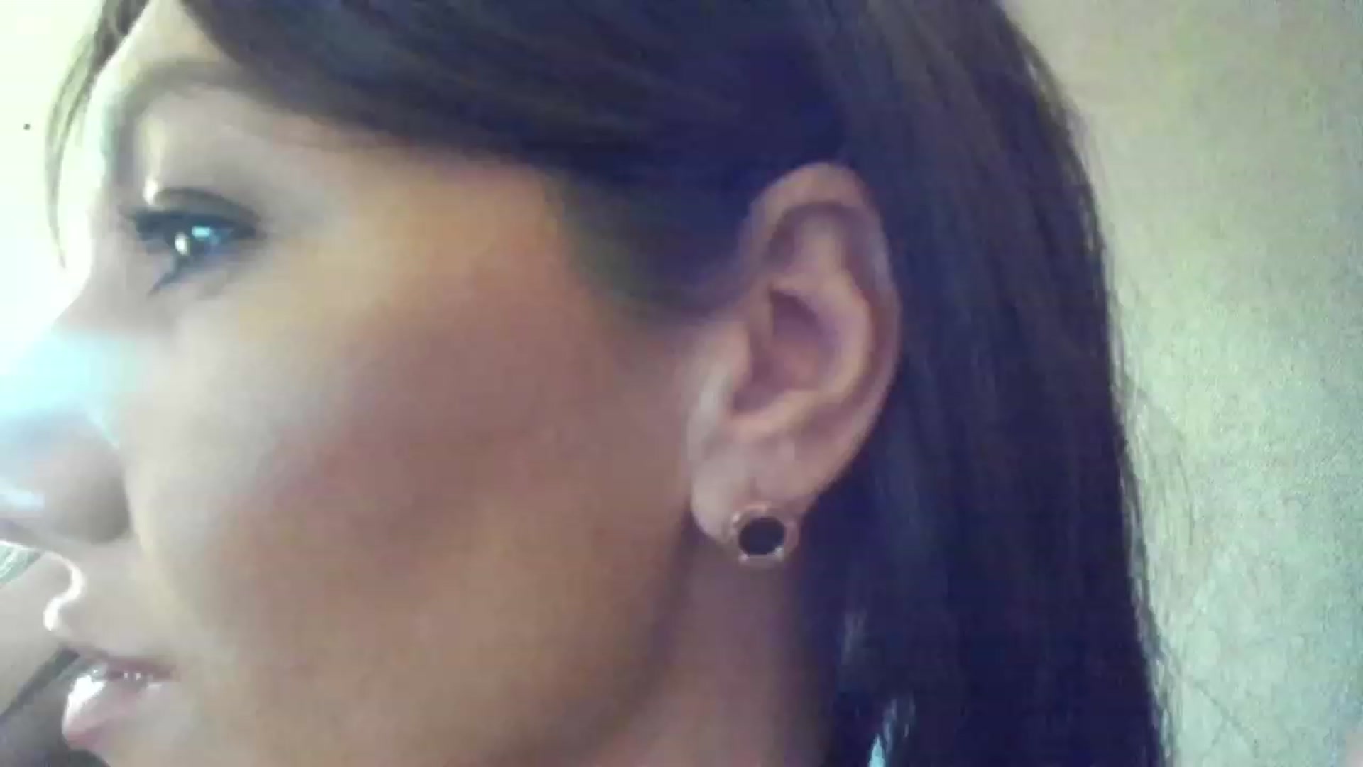 Gallery image thumbnail from Shots_Nd_Legs's myfreecams stream on, 12/15/2023, 15:57 image 13 of 20