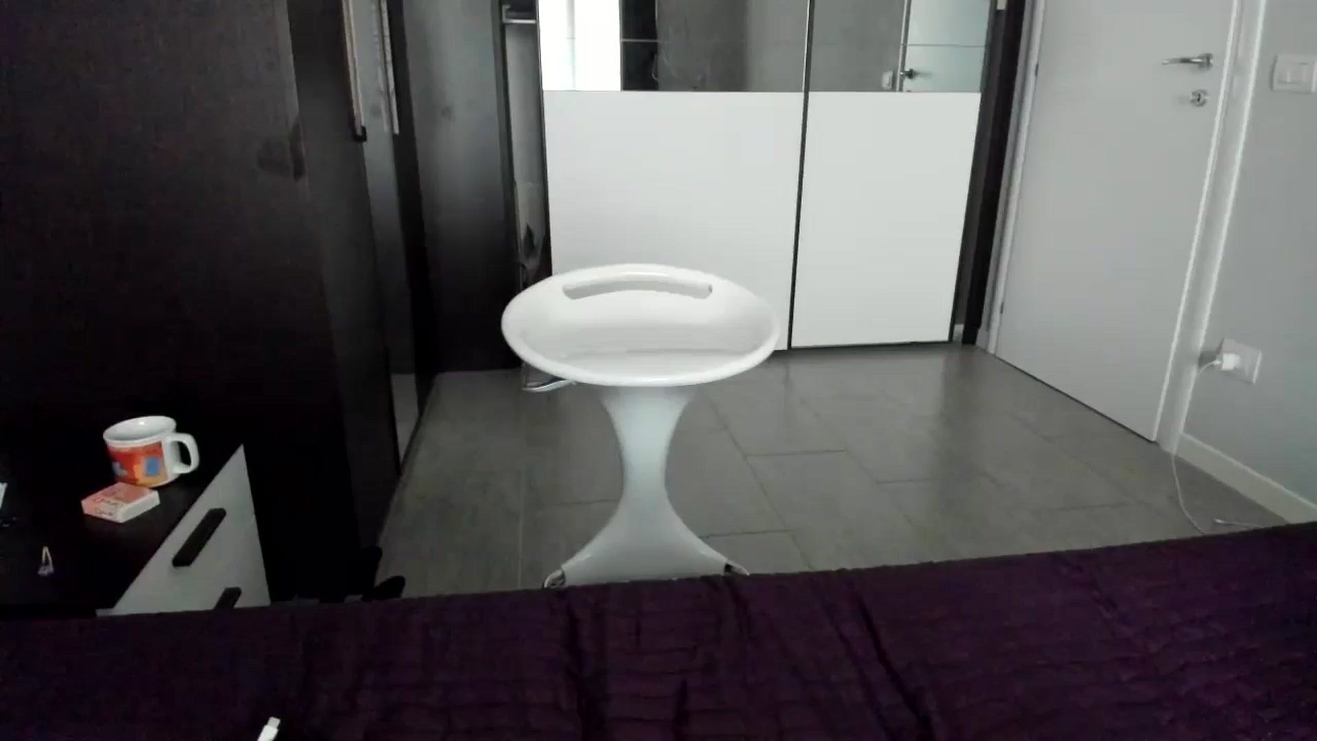 Gallery image thumbnail from Shots_Nd_Legs's myfreecams stream on, 03/30/2024, 15:08 image 17 of 20