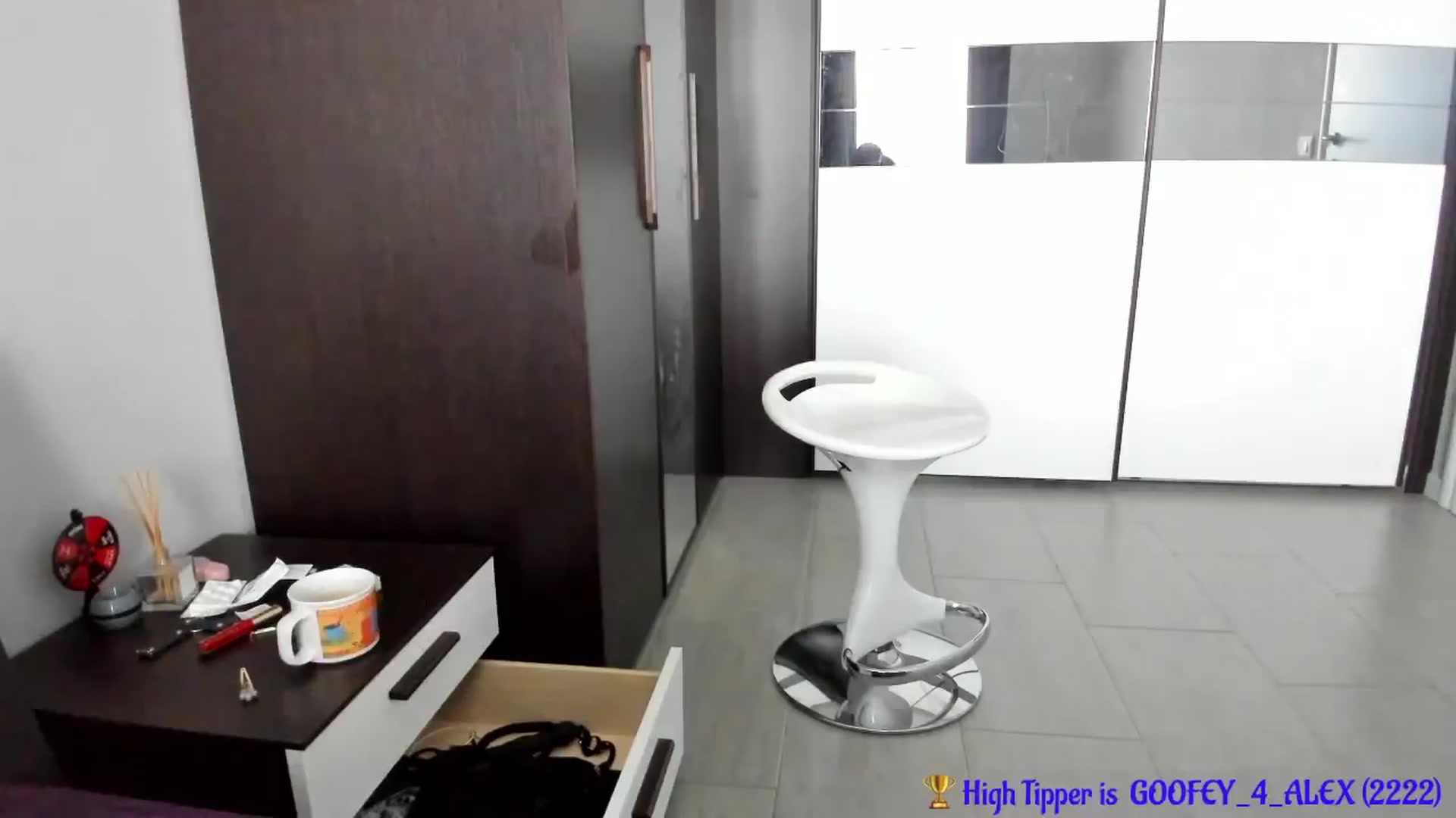 Gallery image thumbnail from Shots_Nd_Legs's myfreecams stream on, 04/05/2024, 14:52 image 16 of 20