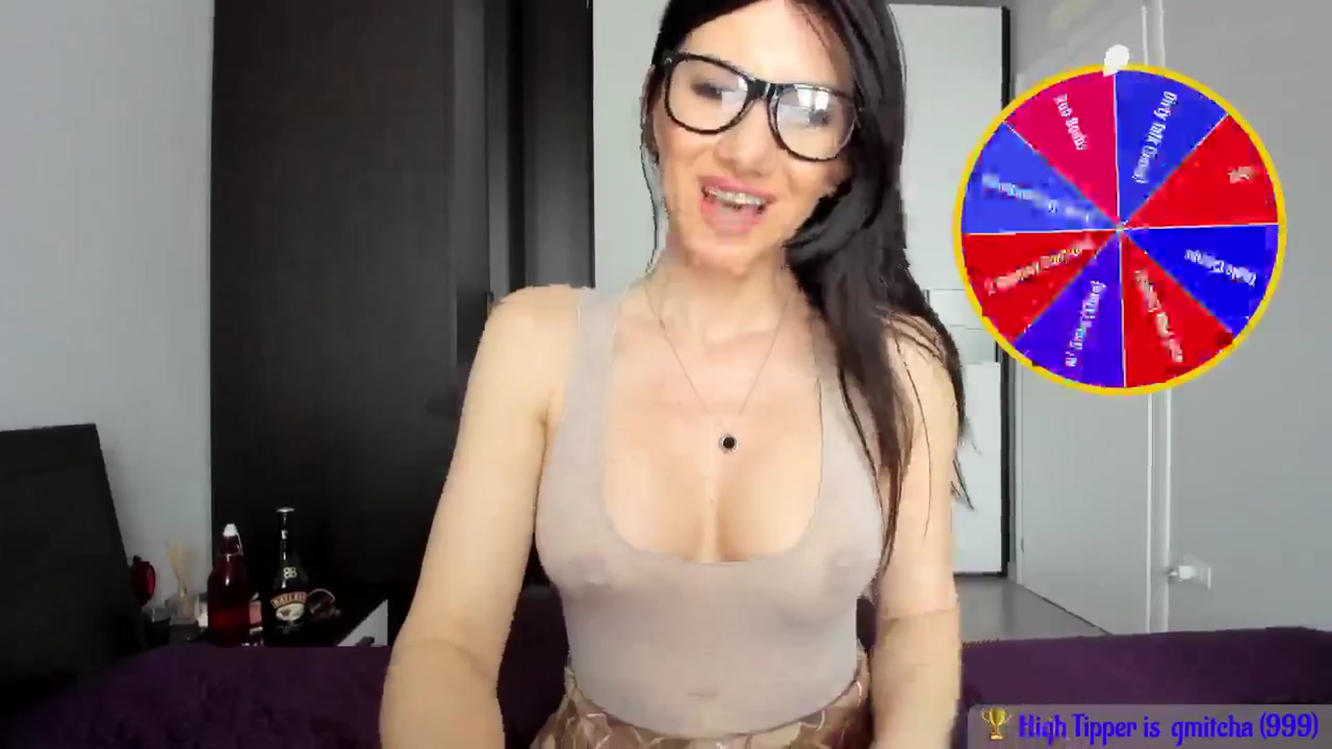 Gallery image thumbnail from Shots_Nd_Legs's myfreecams stream on, 04/08/2024, 11:36 image 6 of 20