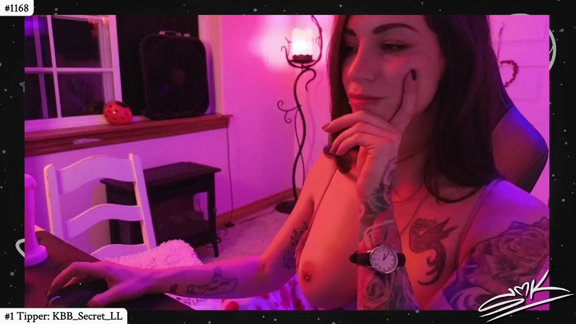 Gallery image thumbnail from ShowMeKitties's myfreecams stream on, 07/21/2024, 10:36 image 17 of 20