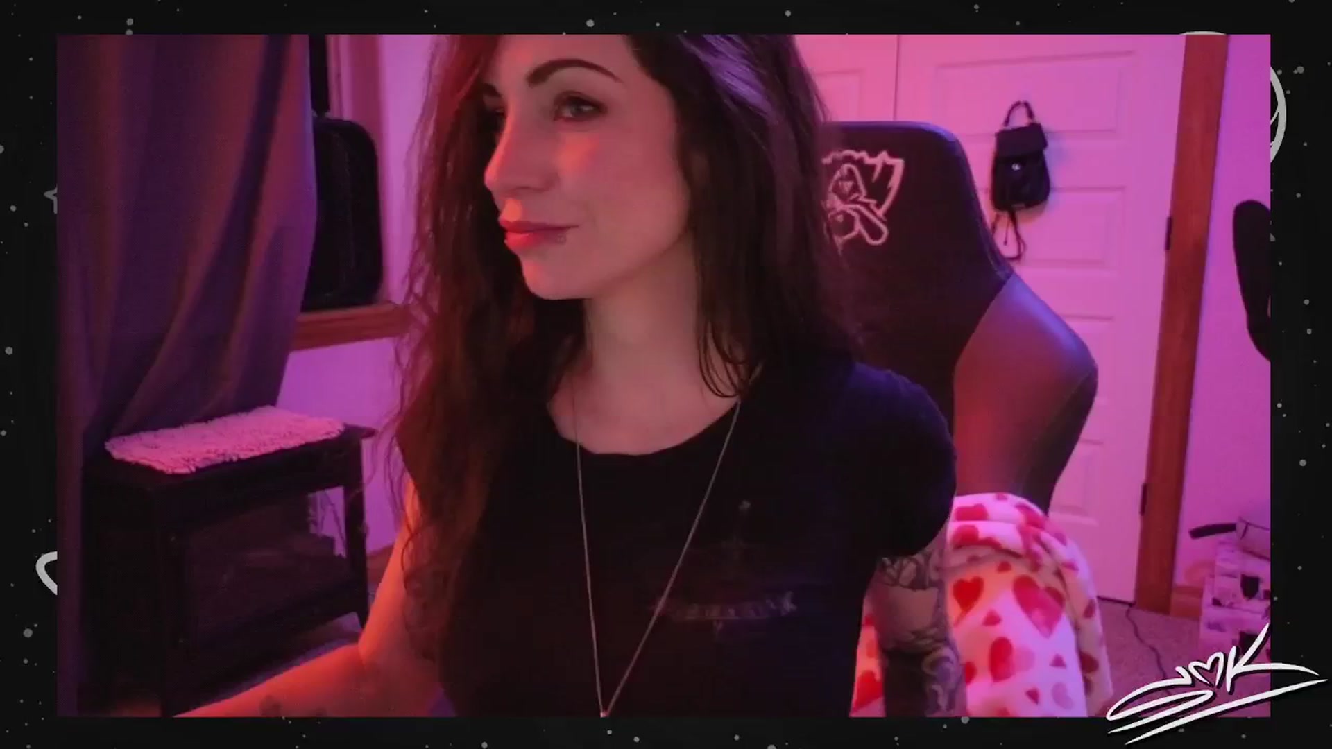 Gallery image thumbnail from ShowMeKitties's myfreecams stream on, 08/10/2024, 05:29 image 8 of 20