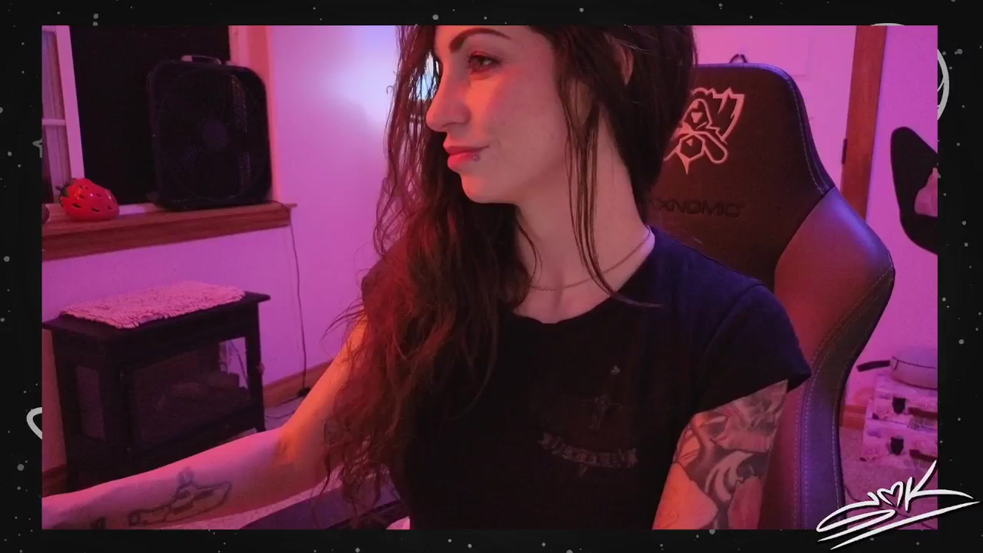 Gallery image thumbnail from ShowMeKitties's myfreecams stream on, 08/10/2024, 05:29 image 19 of 20