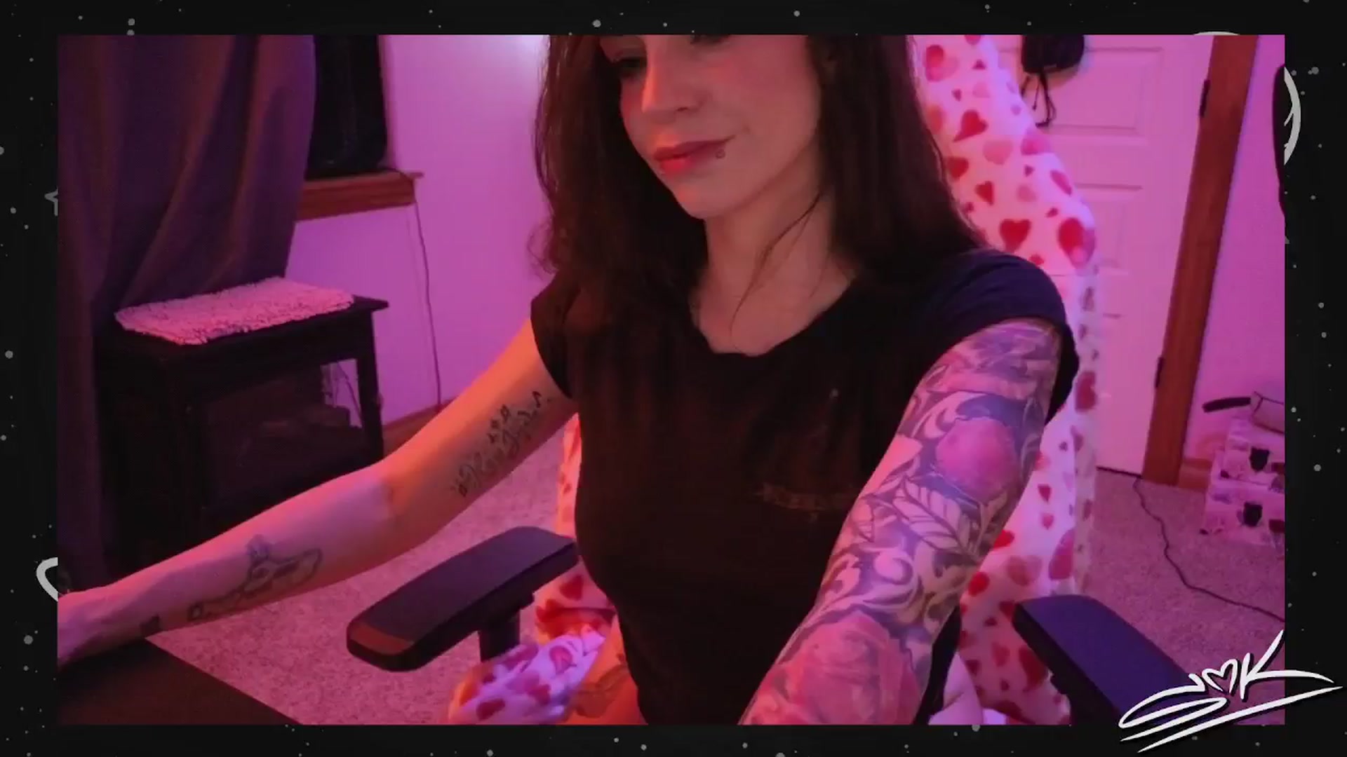 Gallery image thumbnail from ShowMeKitties's myfreecams stream on, 08/10/2024, 05:29 image 5 of 20