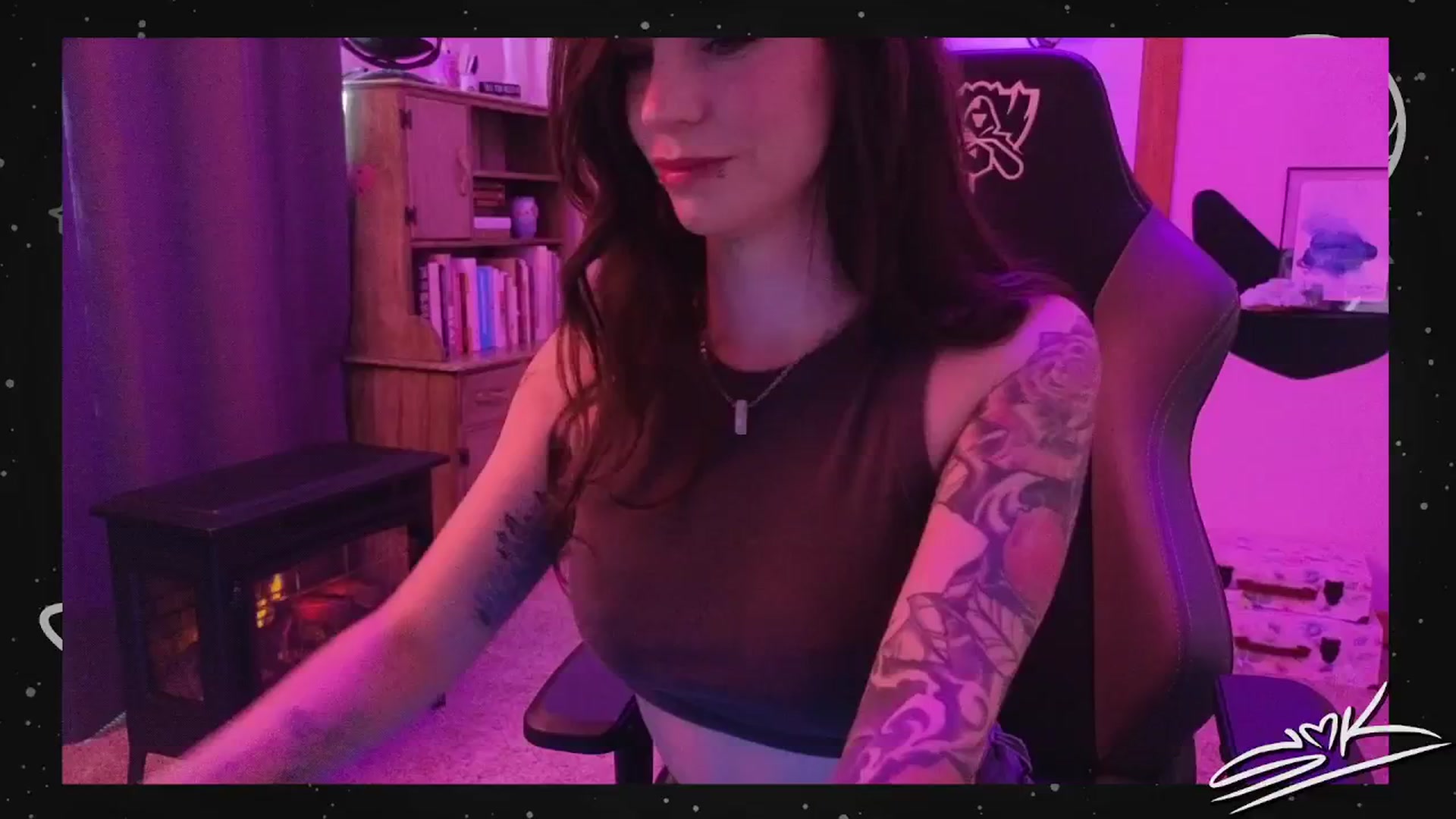 Gallery image thumbnail from ShowMeKitties's myfreecams stream on, 09/17/2024, 21:52 image 2 of 20