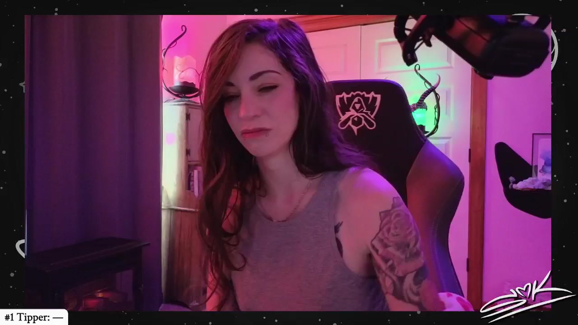 Gallery image thumbnail from ShowMeKitties's myfreecams stream on, 09/18/2024, 19:15 image 10 of 20