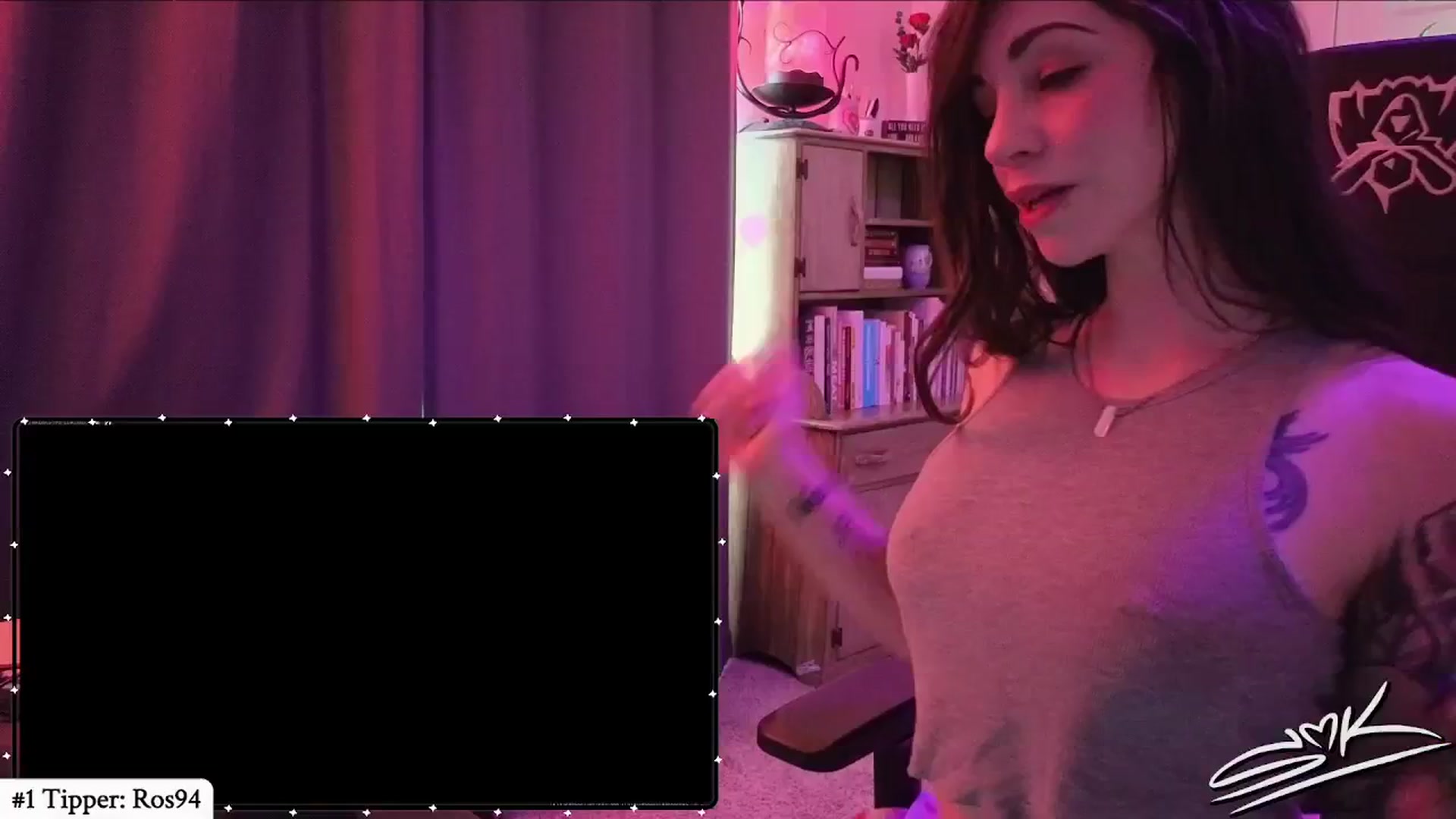 Gallery image thumbnail from ShowMeKitties's myfreecams stream on, 09/18/2024, 19:15 image 18 of 20