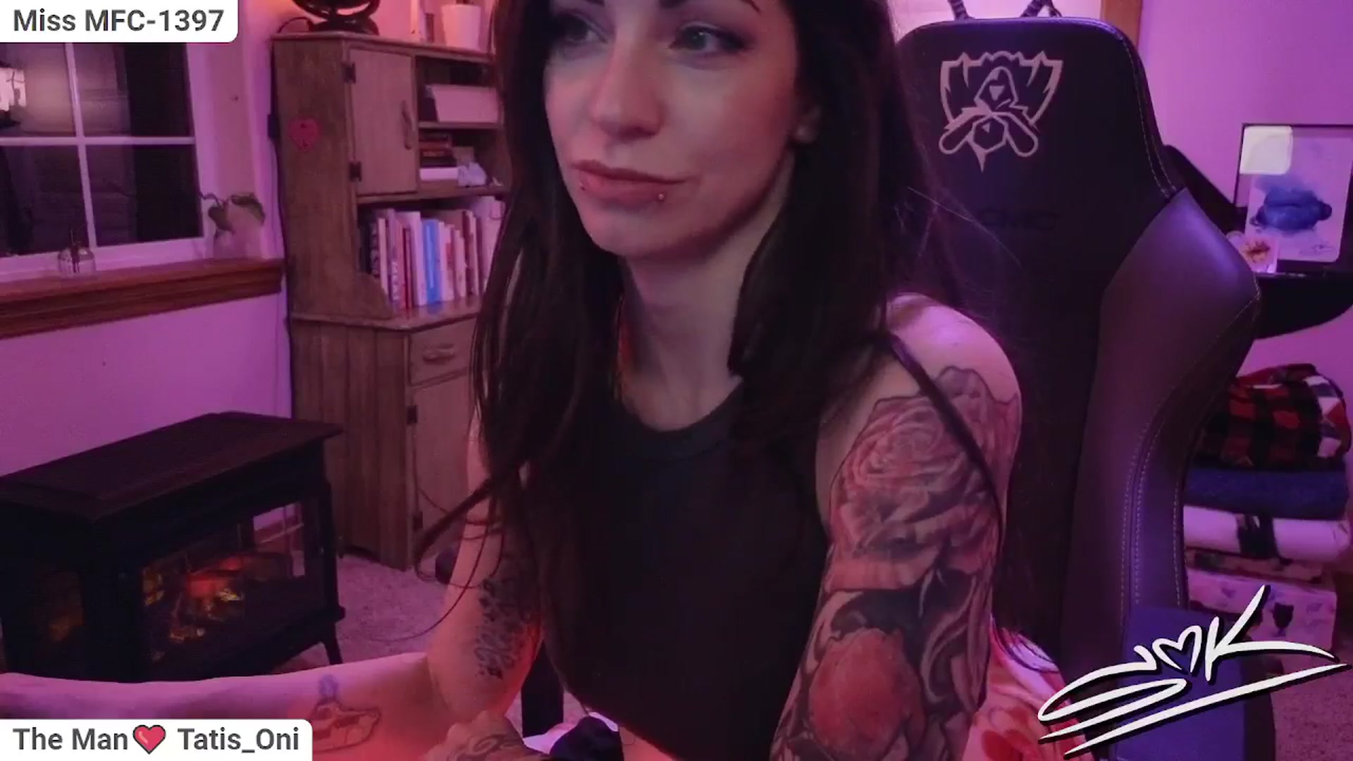 Gallery image thumbnail from ShowMeKitties's myfreecams stream on, 11/20/2024, 11:58 image 11 of 20
