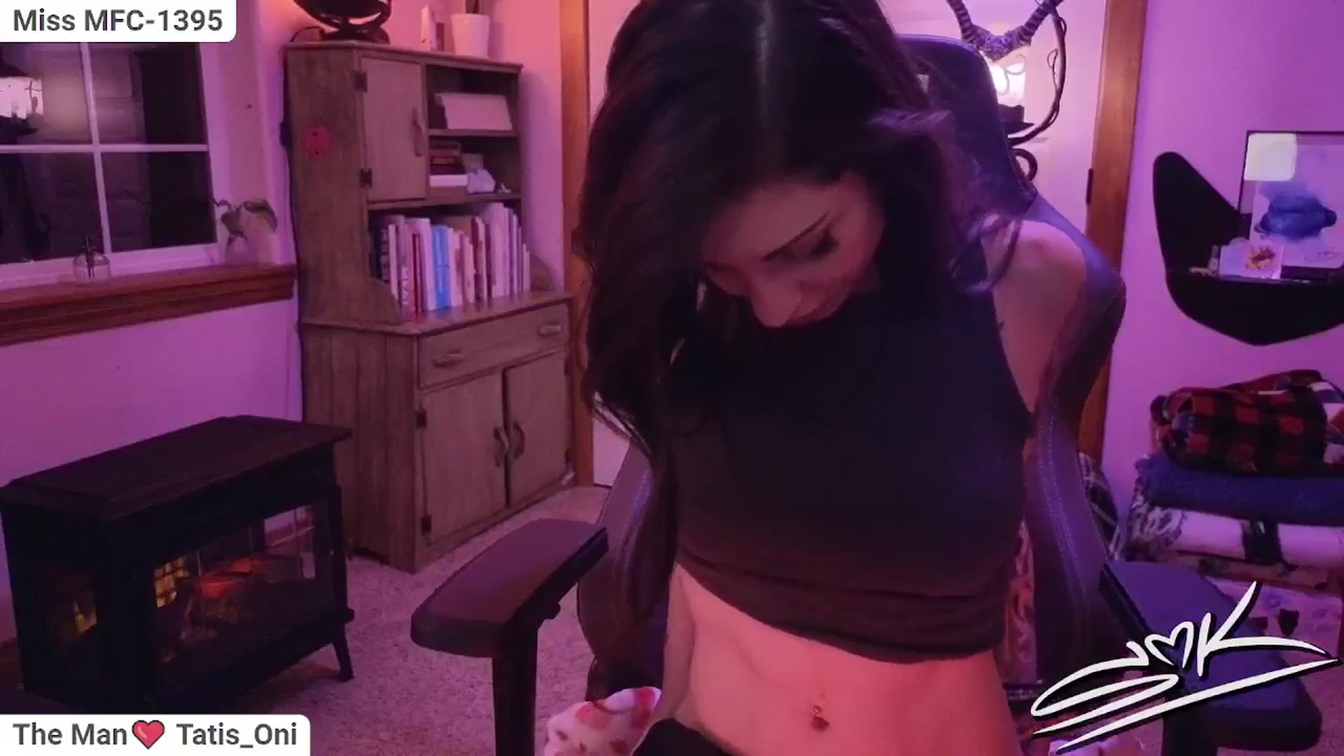 Gallery image thumbnail from ShowMeKitties's myfreecams stream on, 11/20/2024, 11:58 image 7 of 20