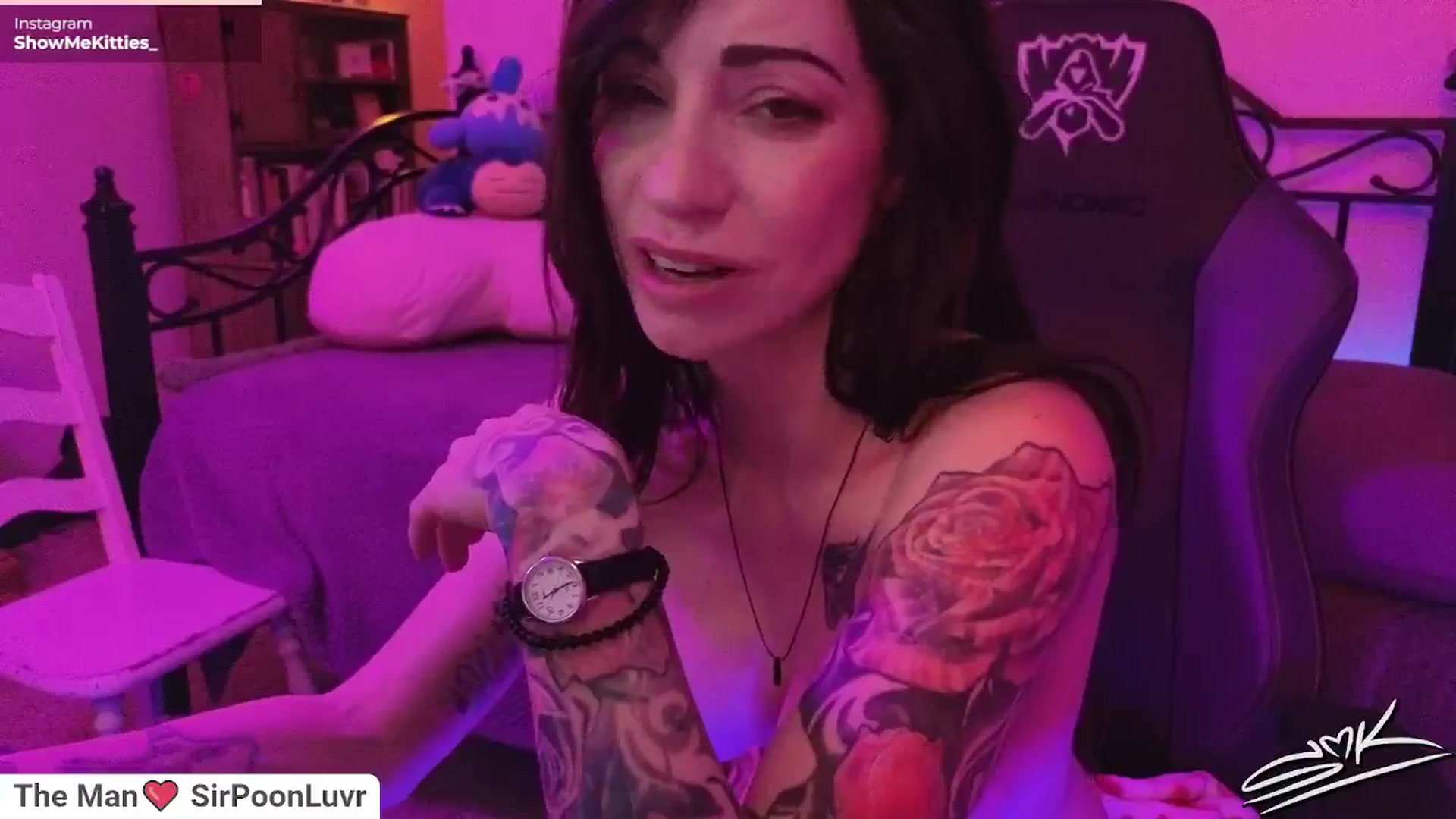 Gallery image thumbnail from ShowMeKitties's myfreecams stream on, 01/17/2025, 07:36 image 11 of 20