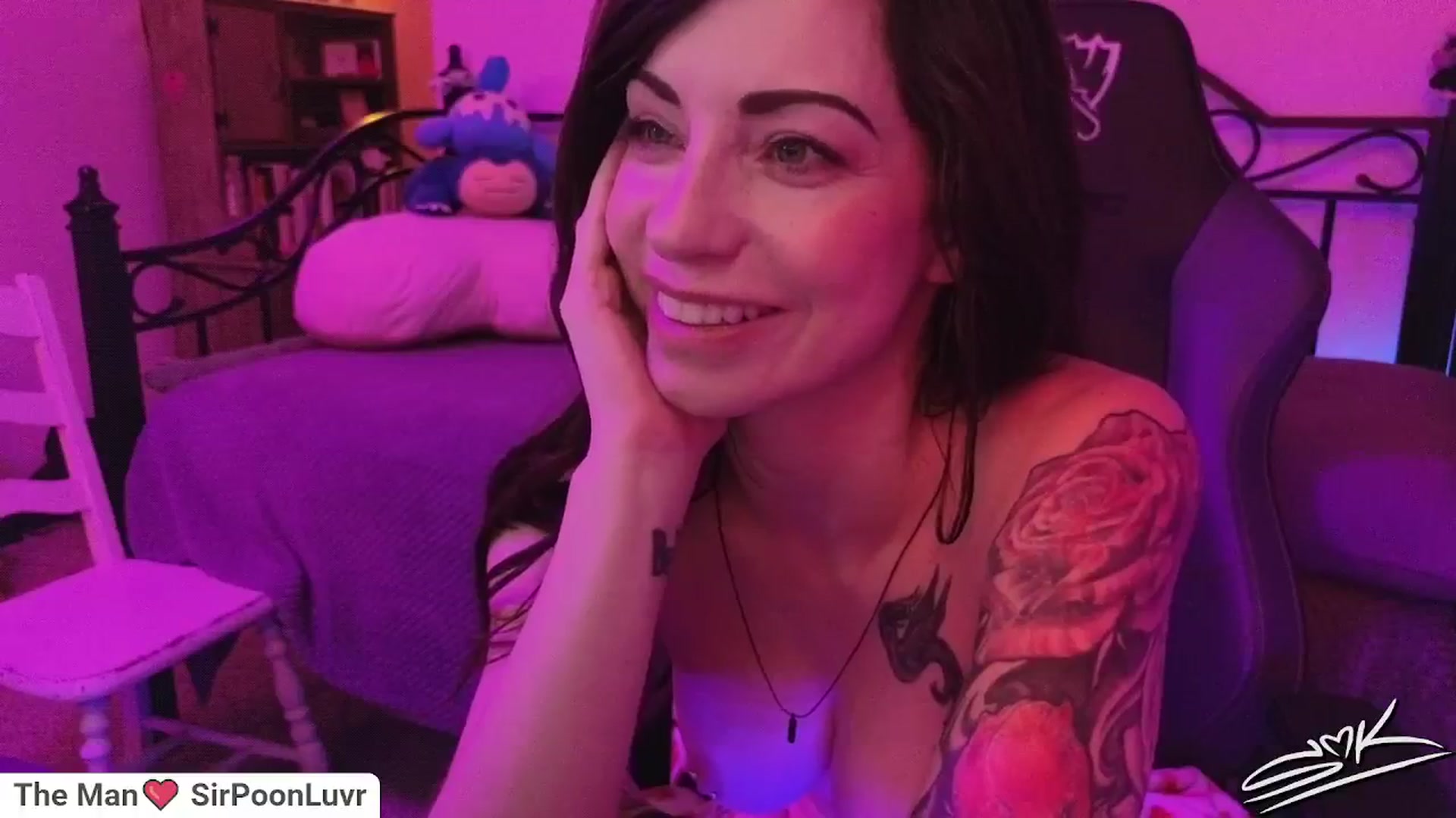 Gallery image thumbnail from ShowMeKitties's myfreecams stream on, 01/17/2025, 07:36 image 18 of 20