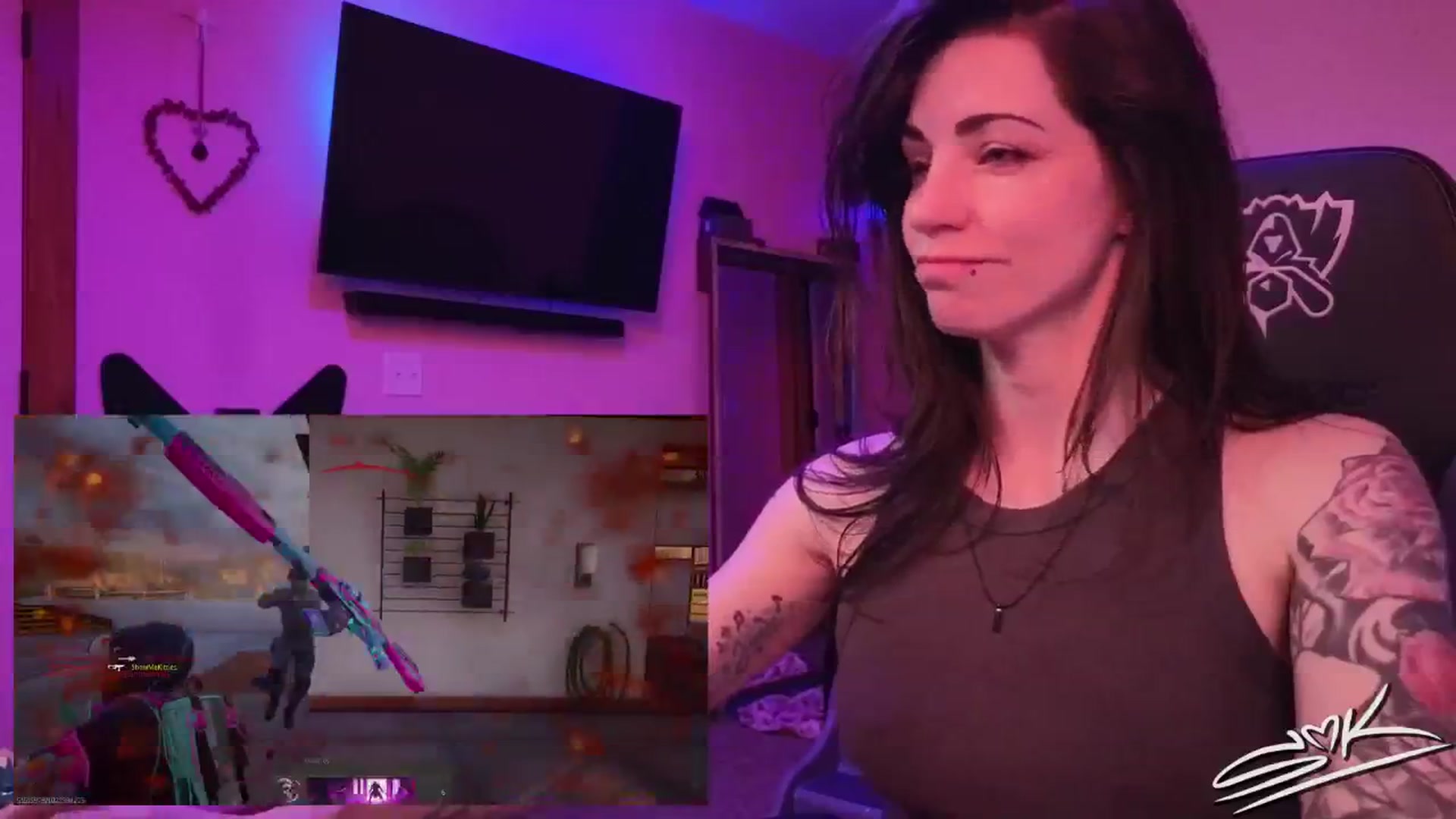 Gallery image thumbnail from ShowMeKitties's myfreecams stream on, 06/06/2025, 09:24 image 2 of 20