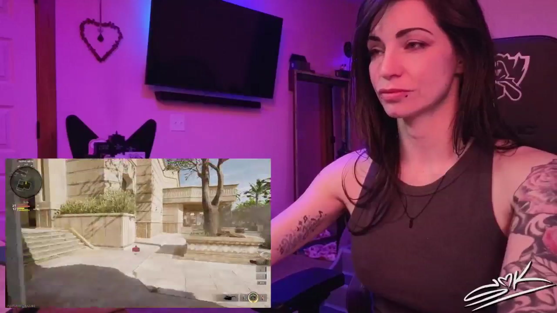 Gallery image thumbnail from ShowMeKitties's myfreecams stream on, 06/06/2025, 09:24 image 7 of 20