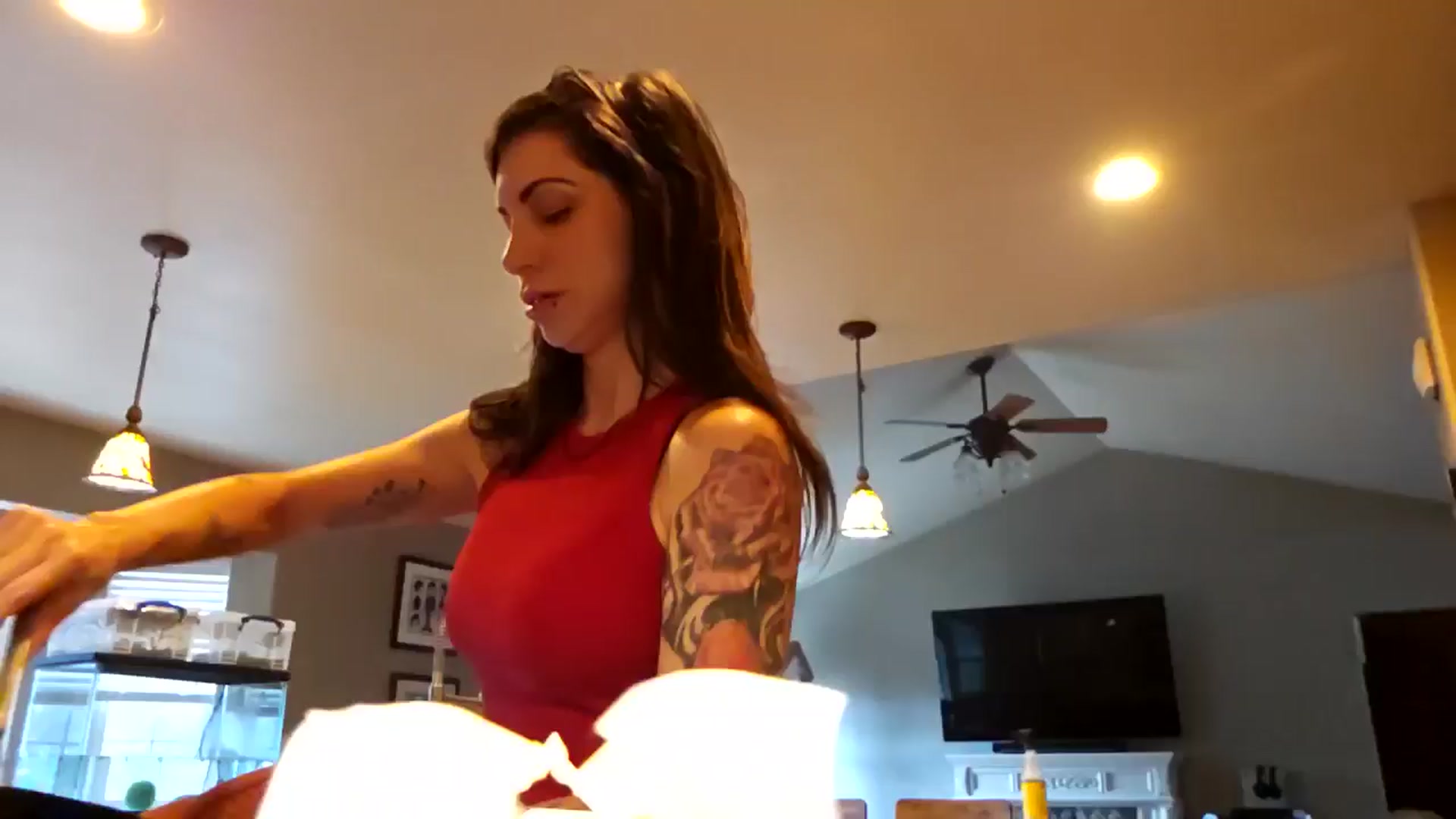 Gallery image thumbnail from ShowMeKitties's myfreecams stream on, 07/22/2025, 24:27 image 13 of 20