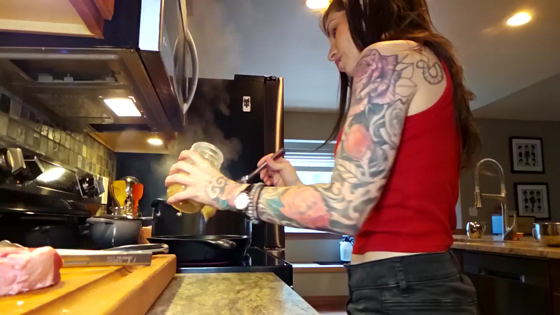 Gallery image thumbnail from ShowMeKitties's myfreecams stream on, 07/22/2025, 24:27 image 8 of 20