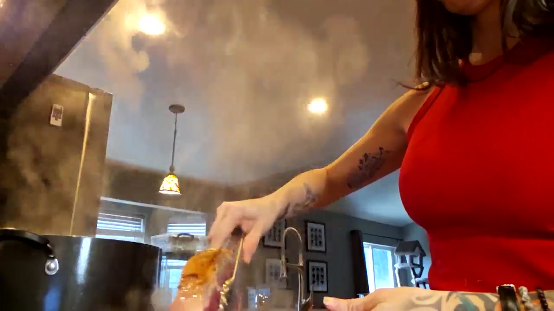 Gallery image thumbnail from ShowMeKitties's myfreecams stream on, 07/22/2025, 24:27 image 10 of 20