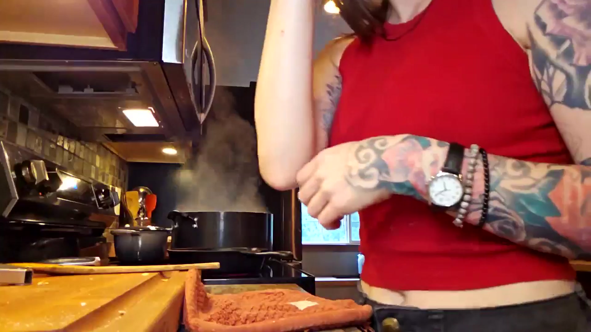 Gallery image thumbnail from ShowMeKitties's myfreecams stream on, 07/22/2025, 24:27 image 7 of 20